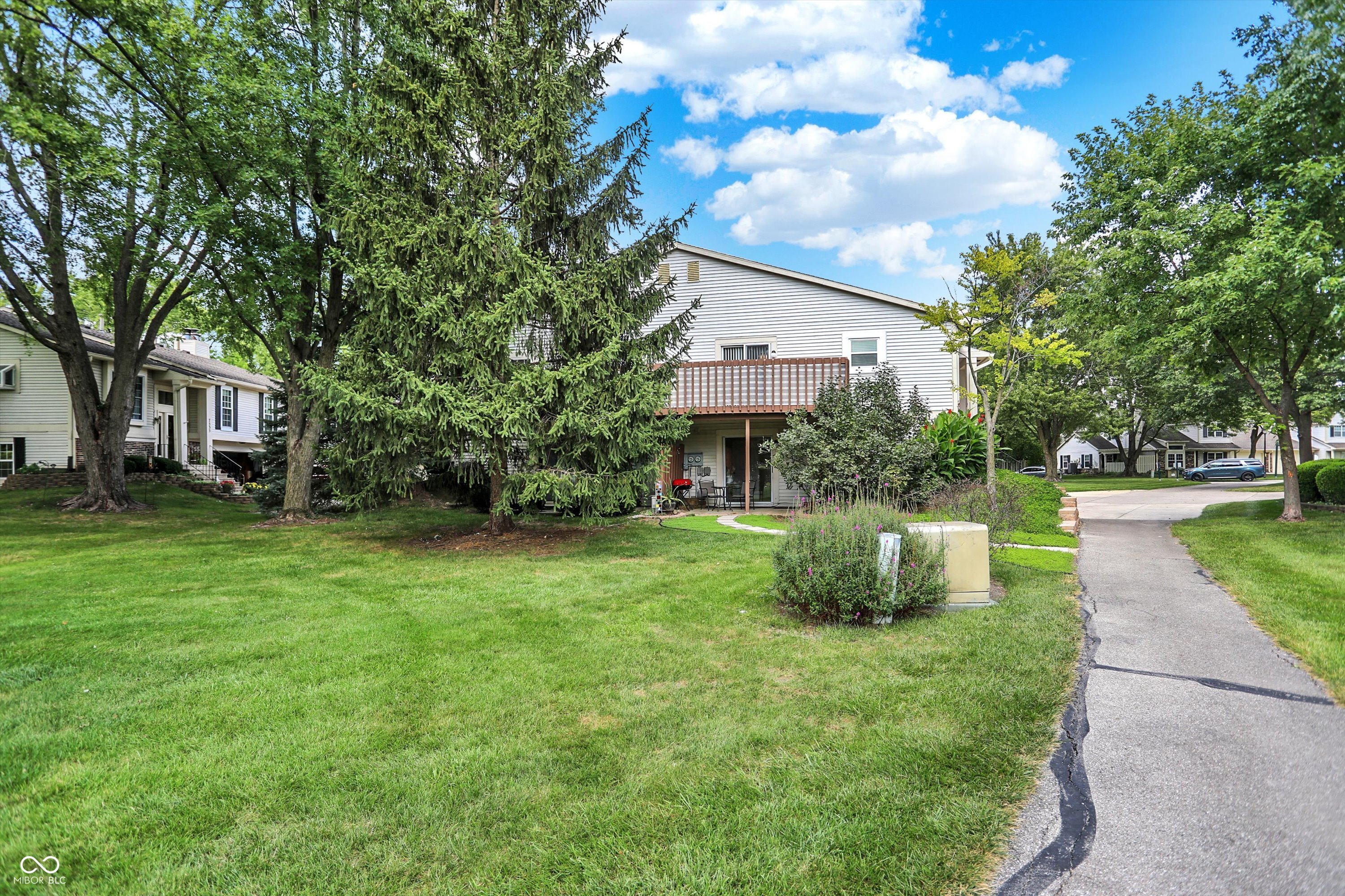 7551 Prairie Lake Drive