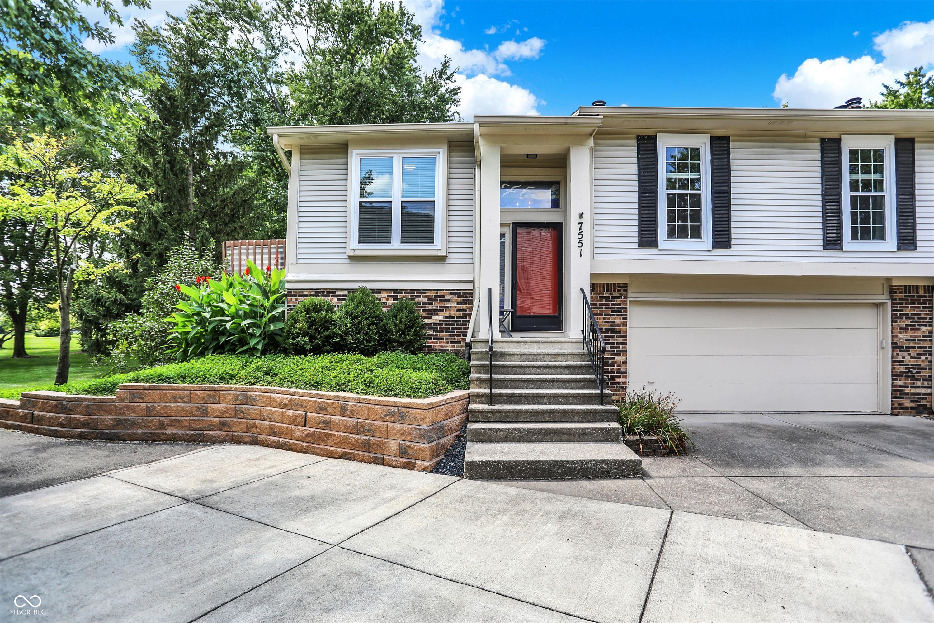 7551 Prairie Lake Drive