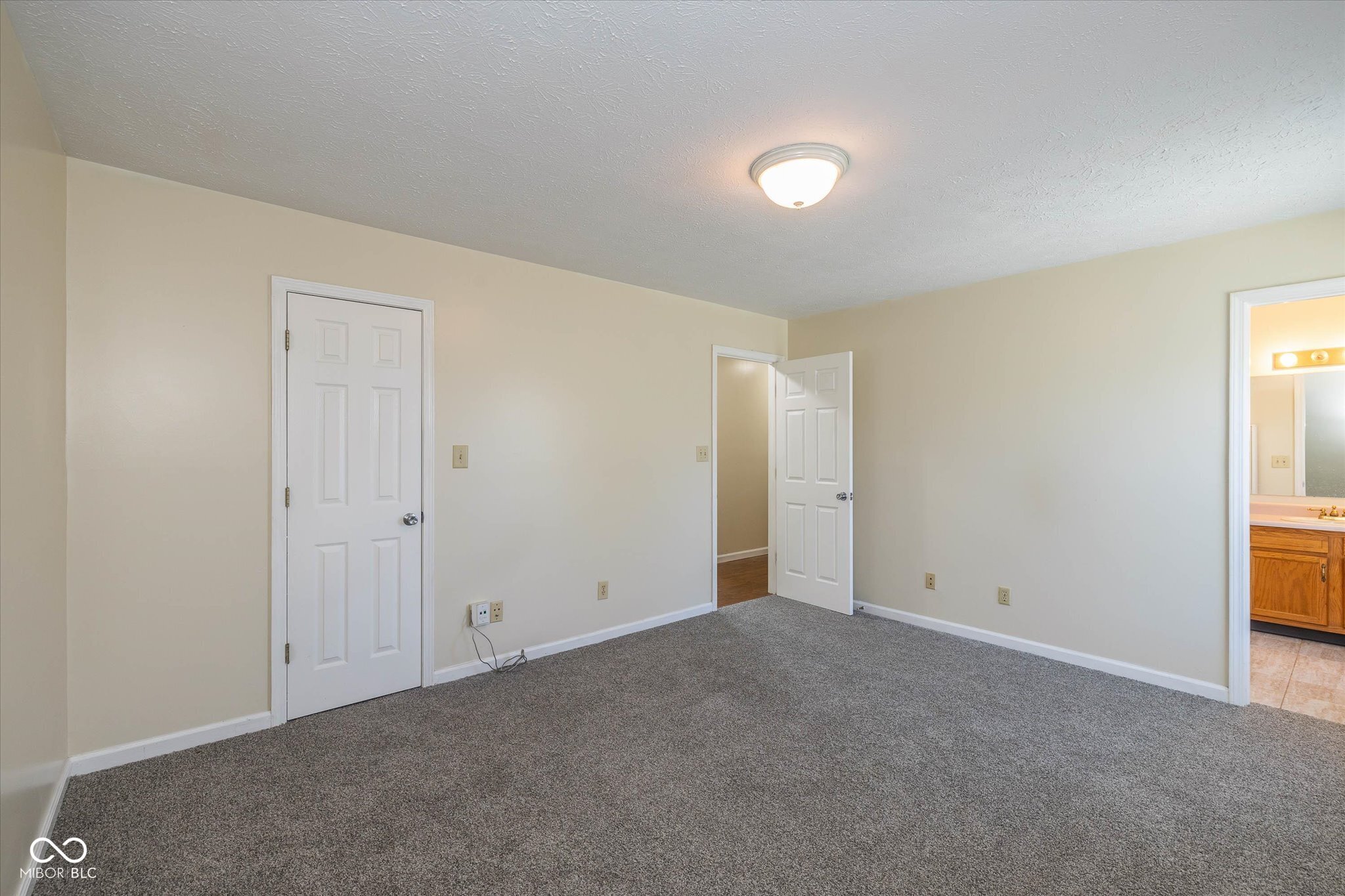 5124 W Longmeadow Court