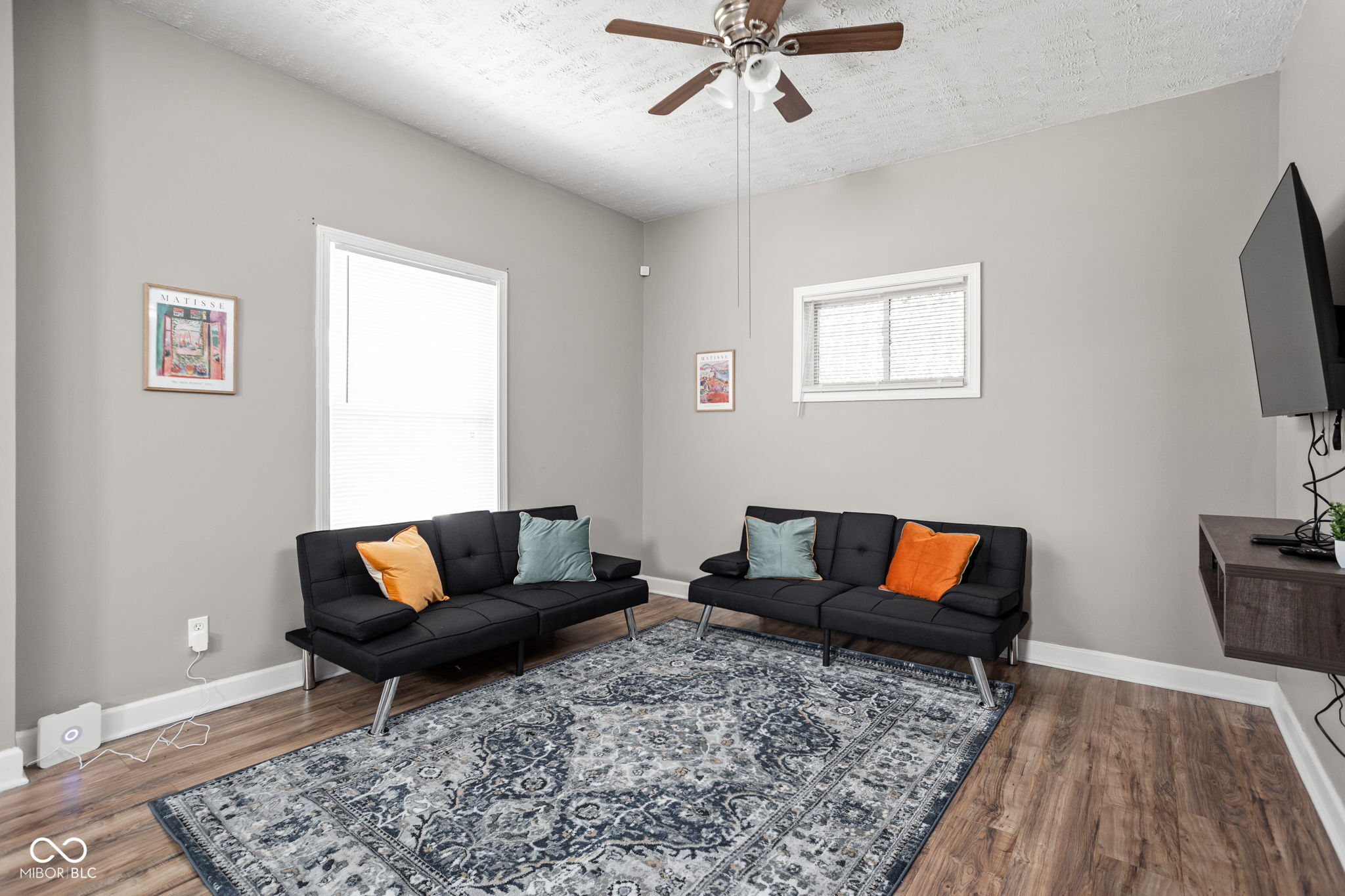 309 N Belleview Place