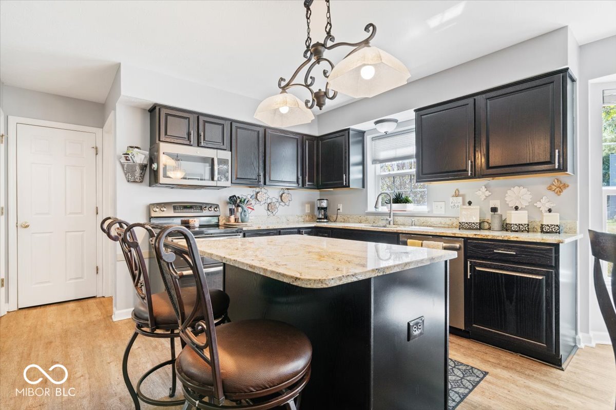 9443 Grandview Court