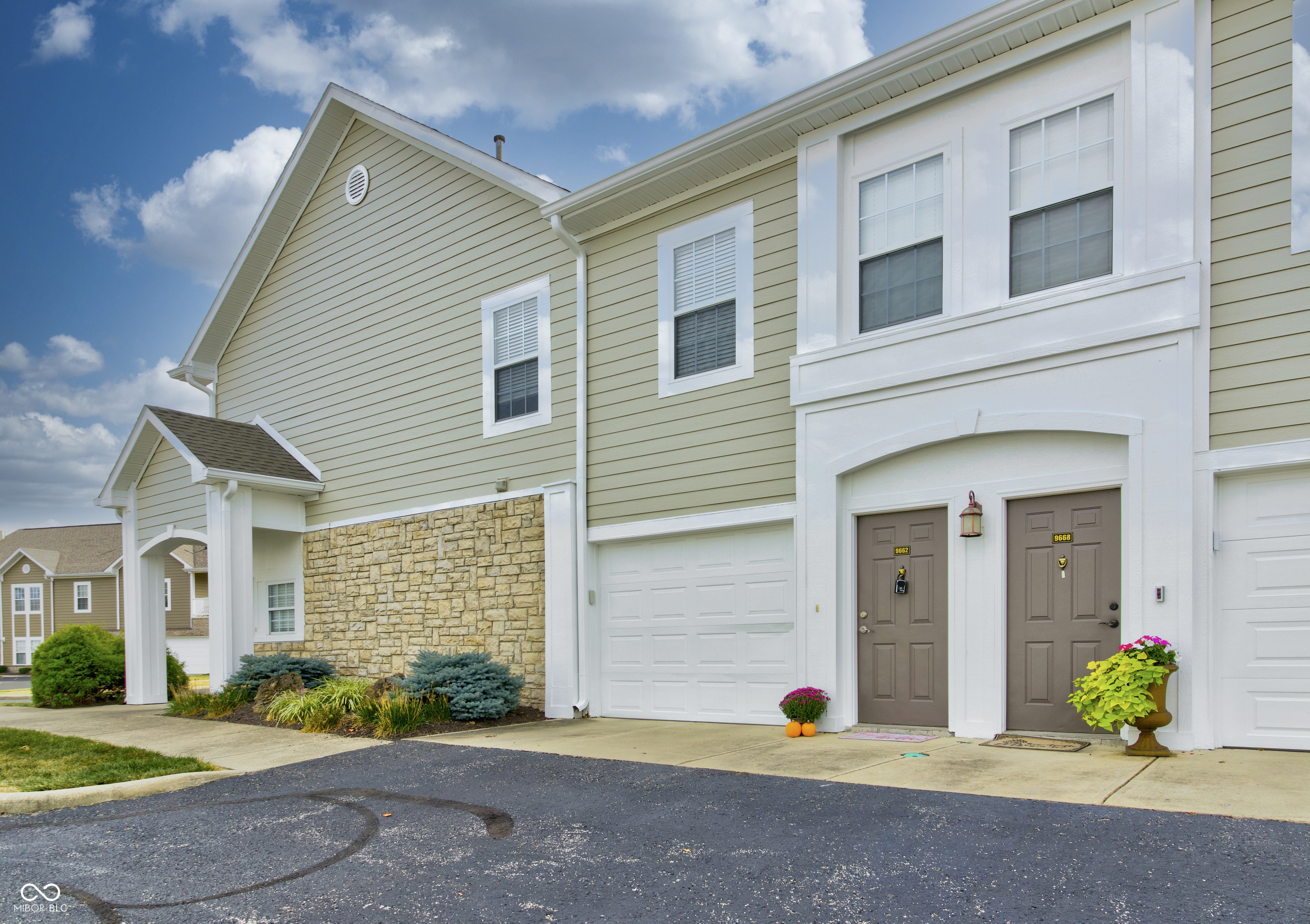 9662 Rialto Trail