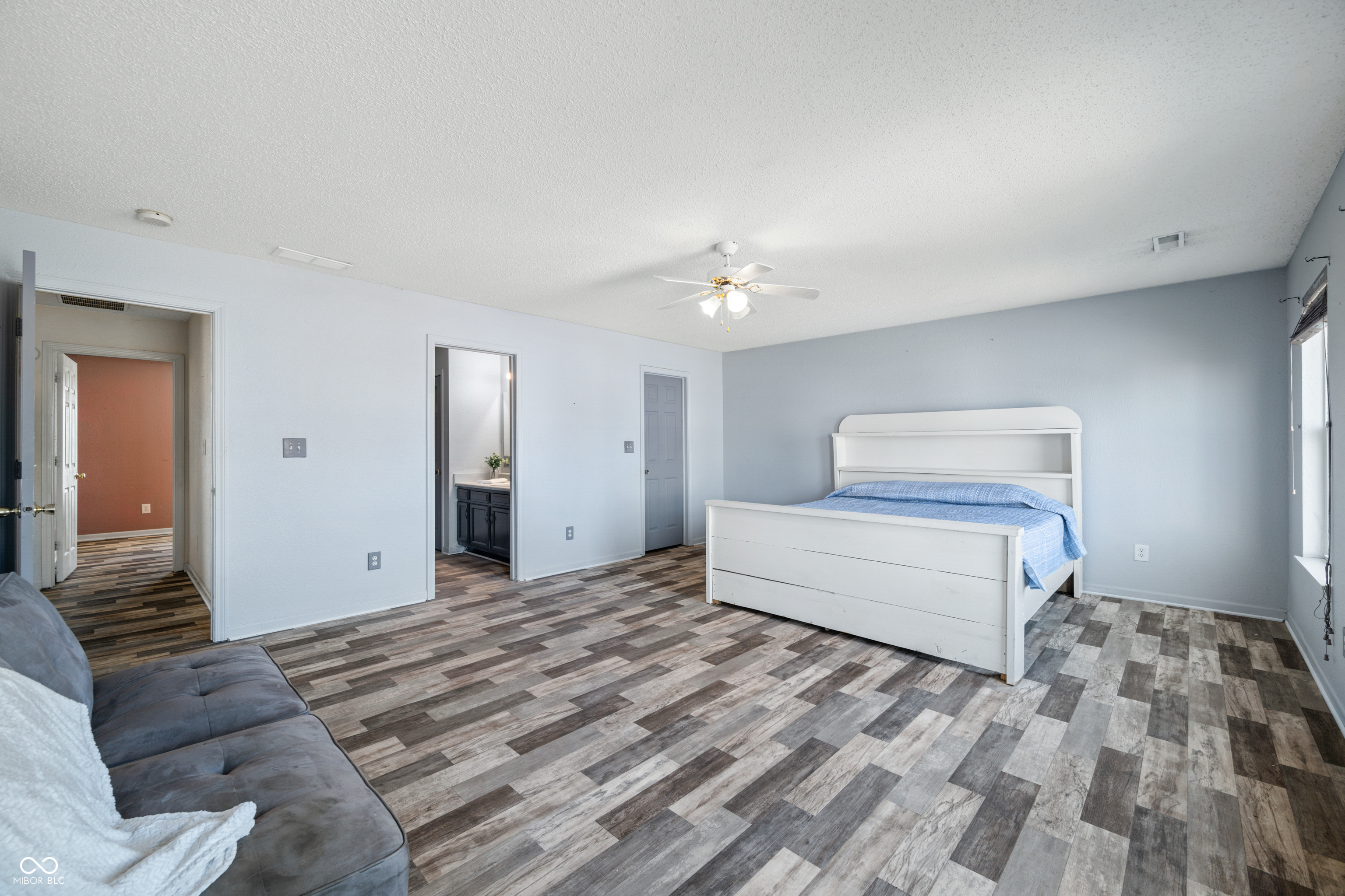 2900 Lakestream Drive