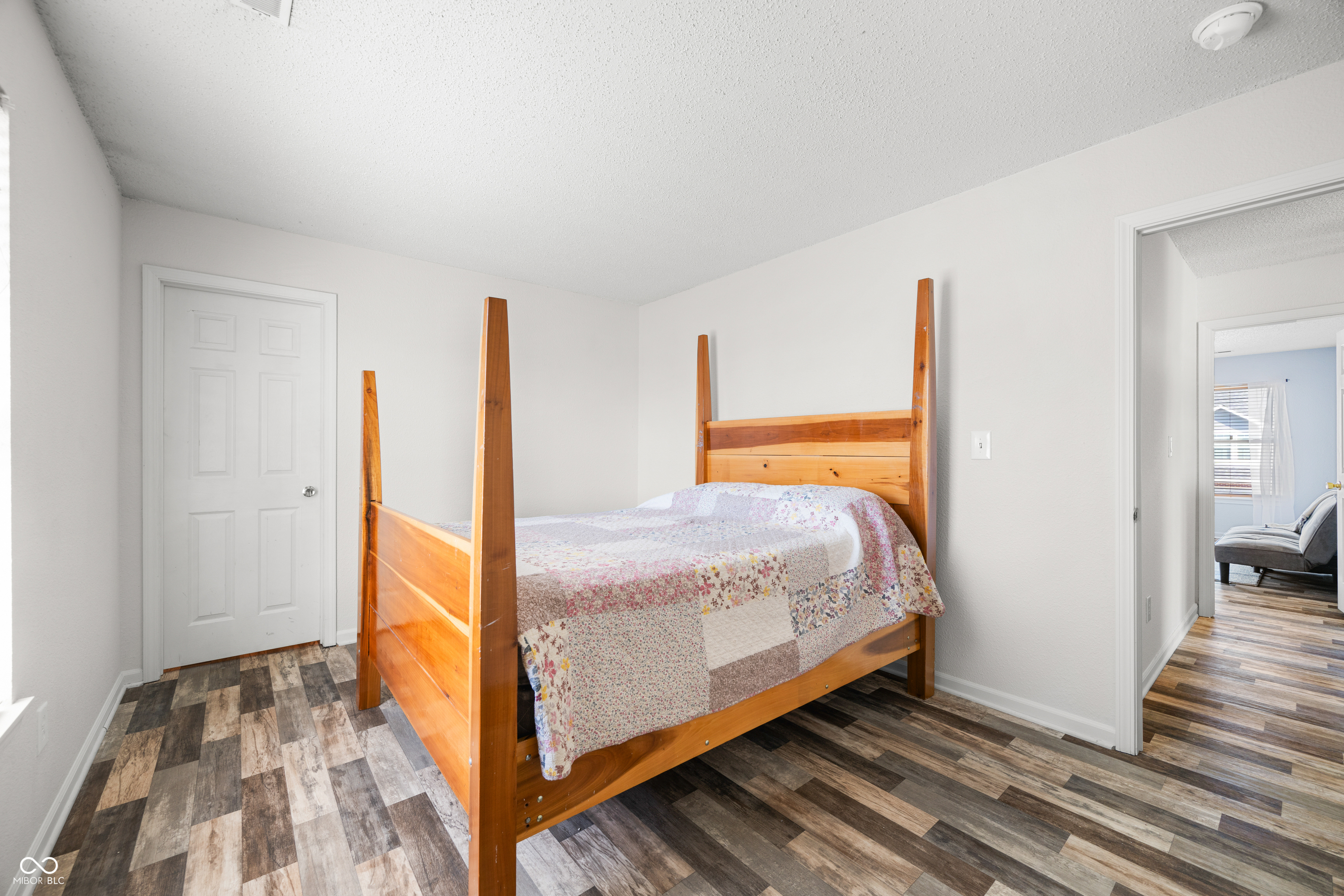 2900 Lakestream Drive