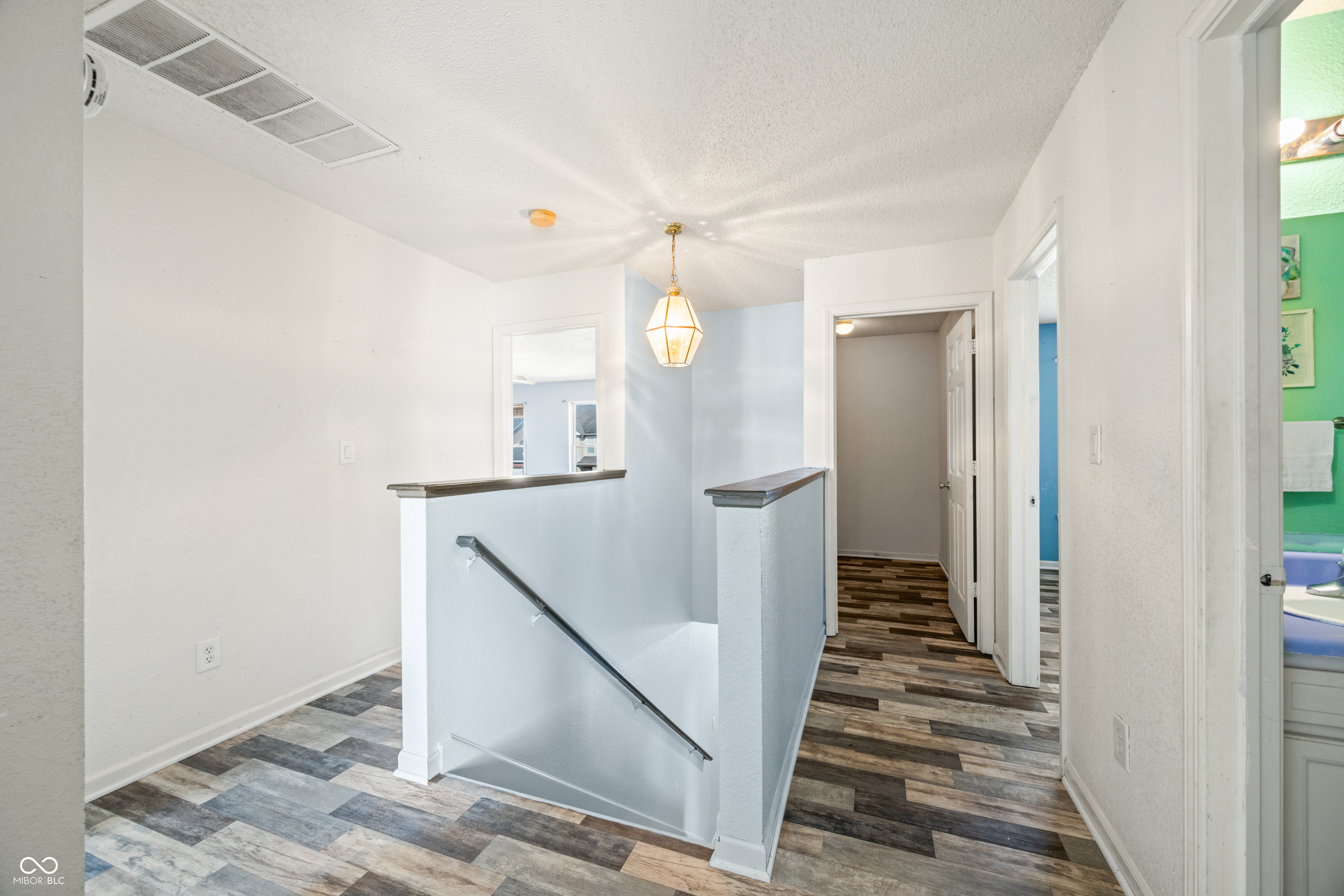 2900 Lakestream Drive