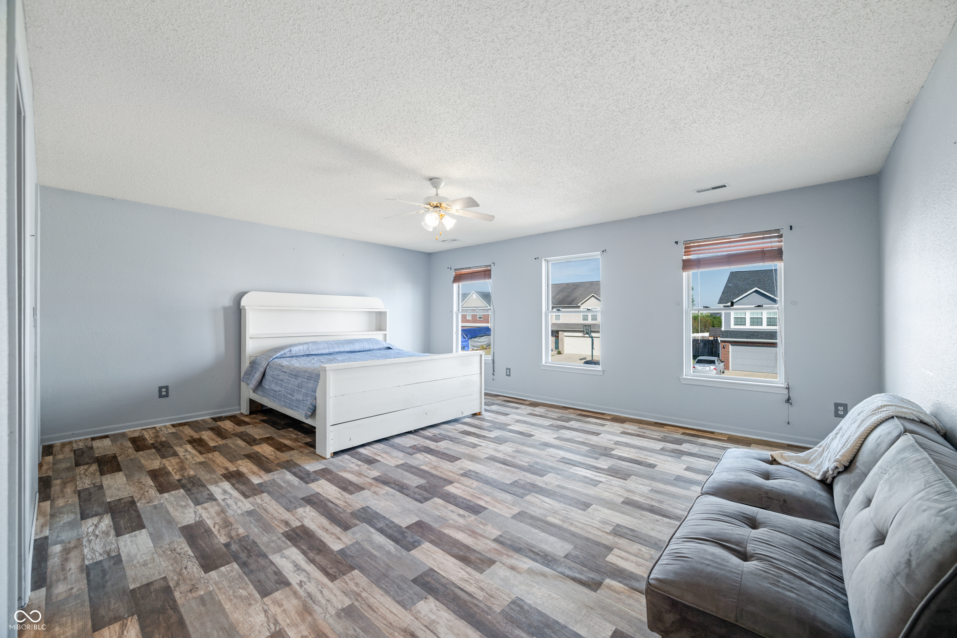 2900 Lakestream Drive