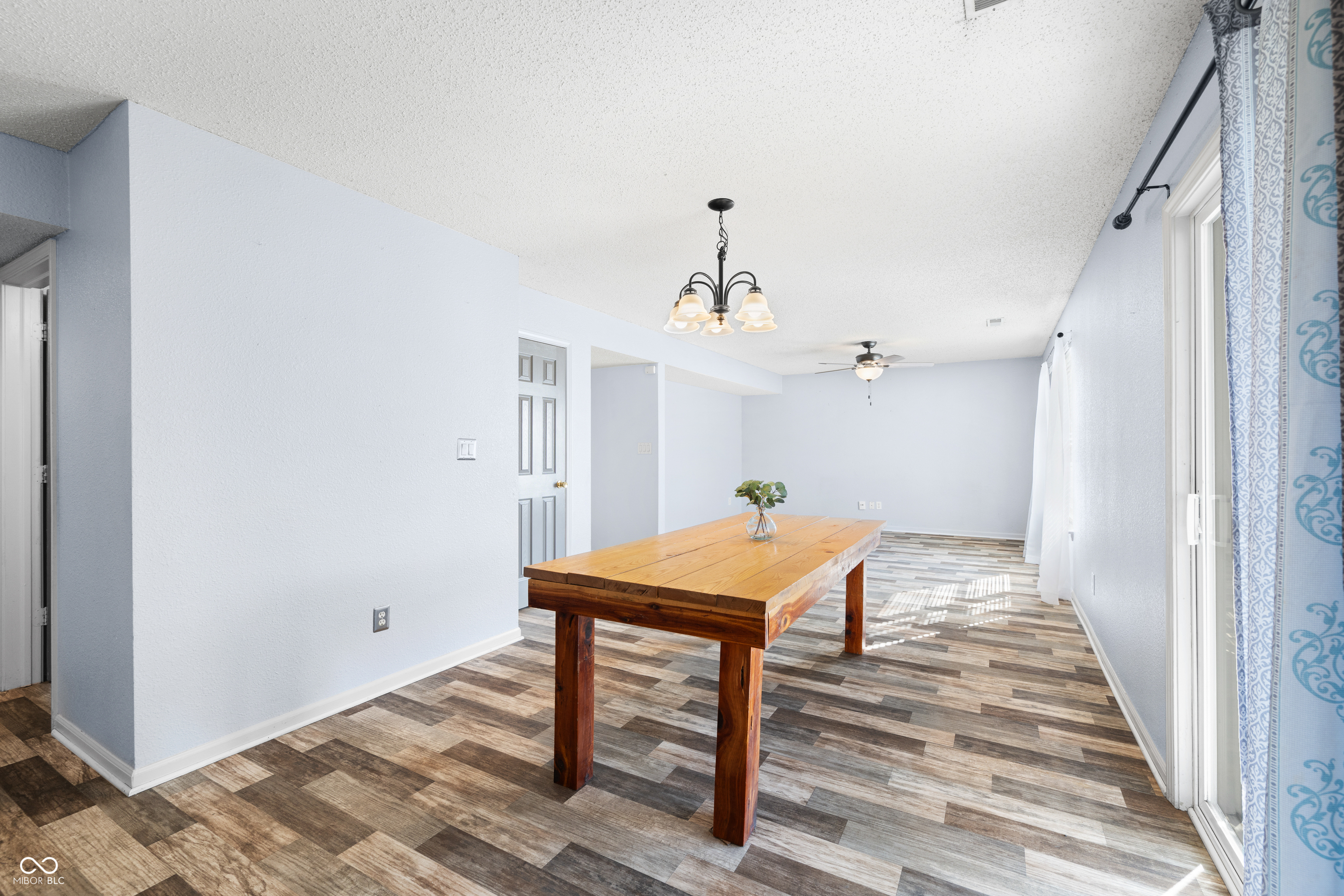 2900 Lakestream Drive