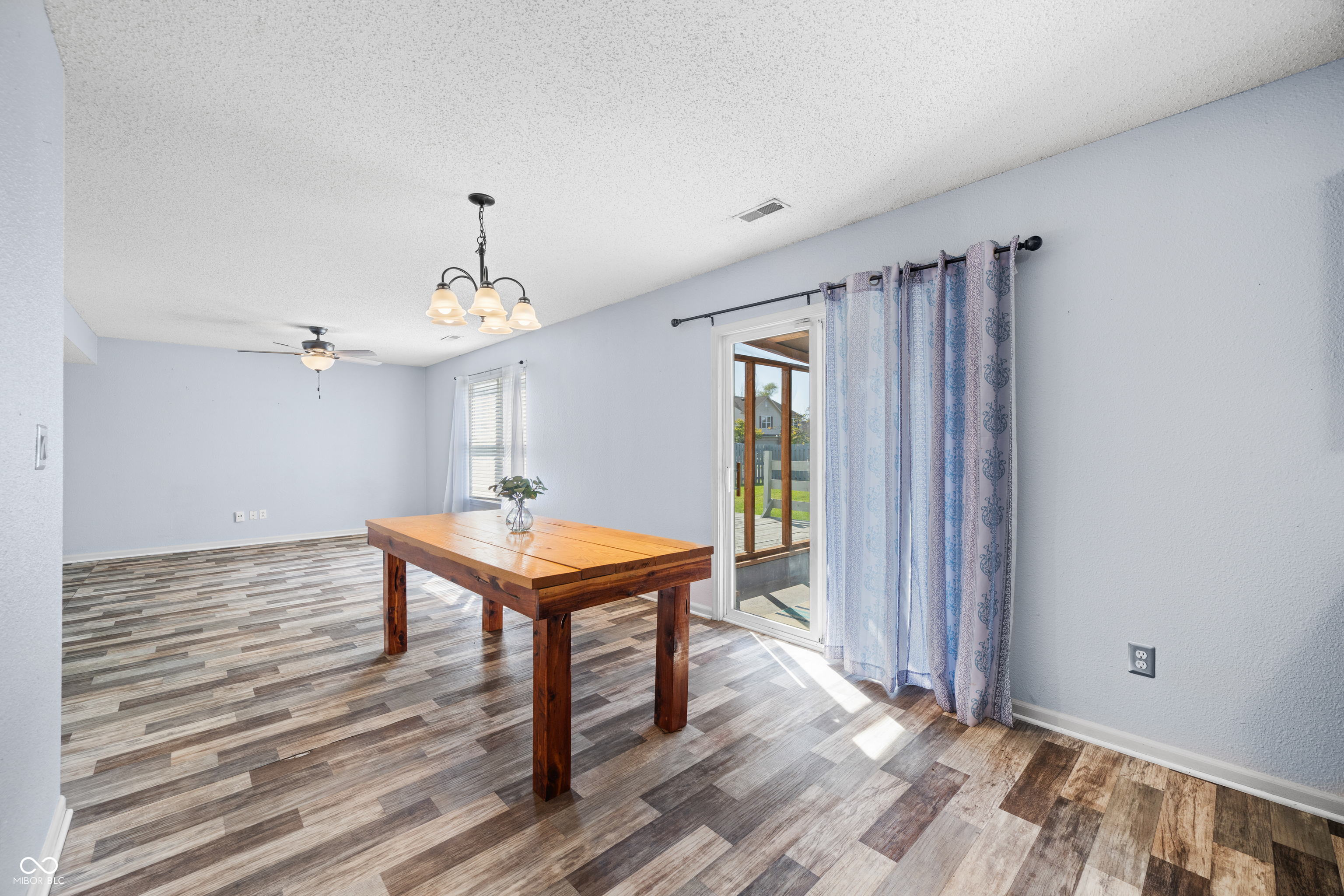 2900 Lakestream Drive