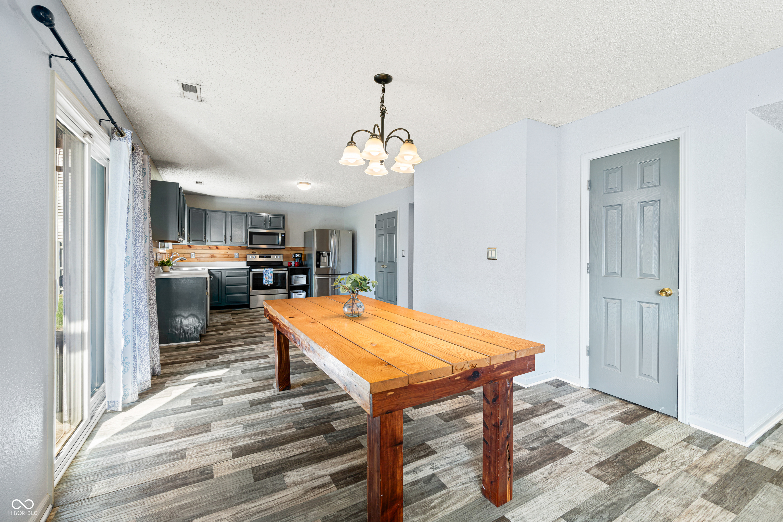 2900 Lakestream Drive