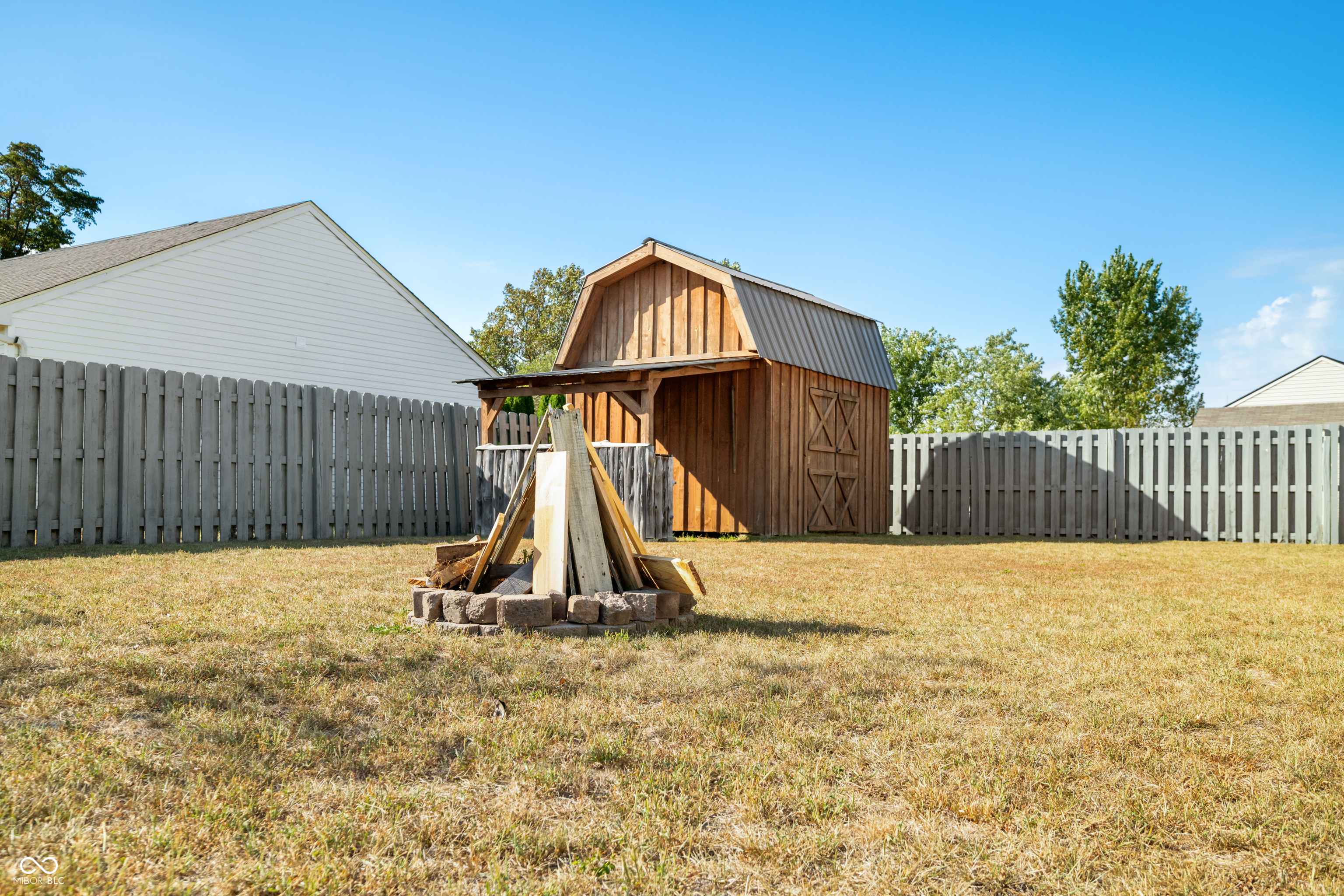 2900 Lakestream Drive