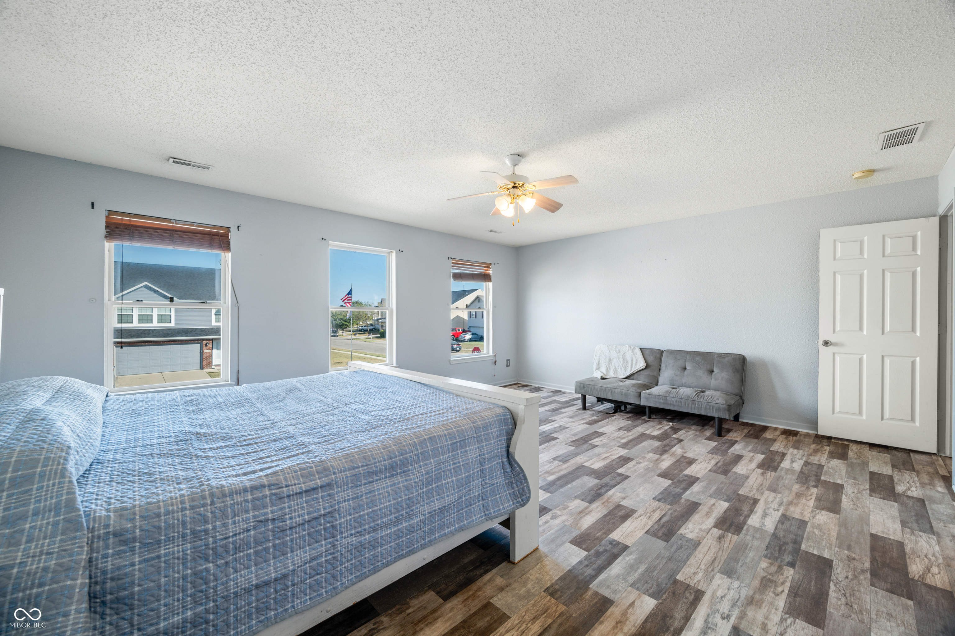 2900 Lakestream Drive