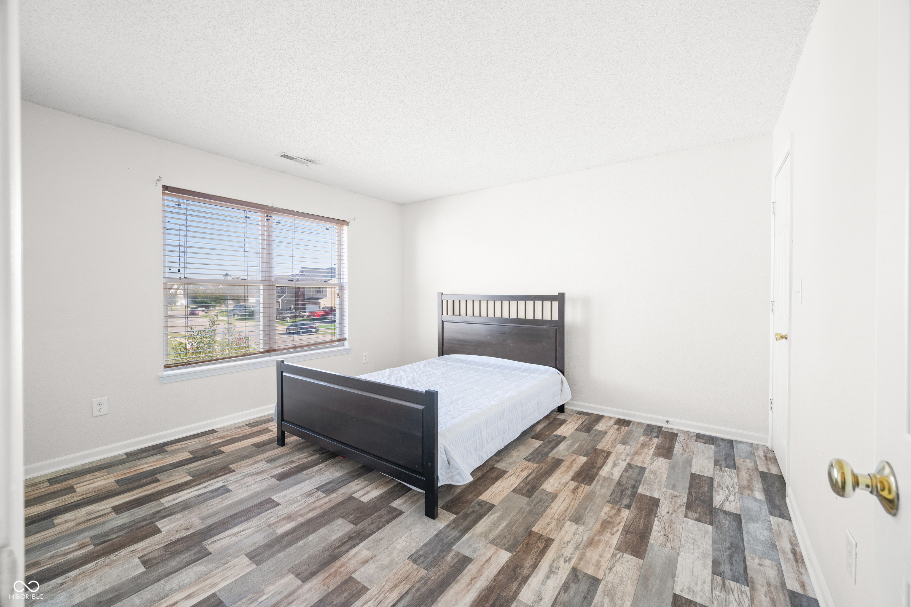 2900 Lakestream Drive