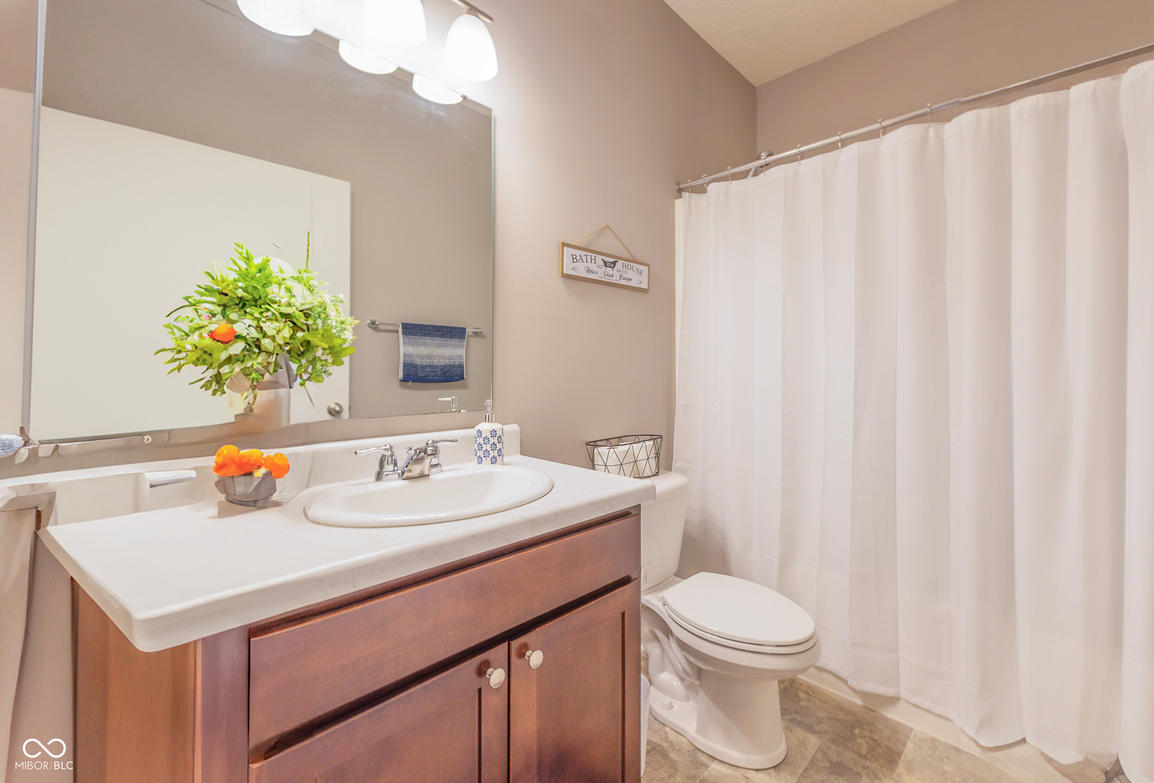 2332 Longleaf Lane