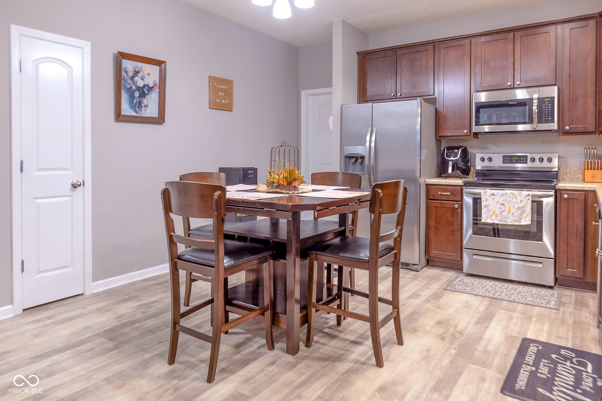 2332 Longleaf Lane