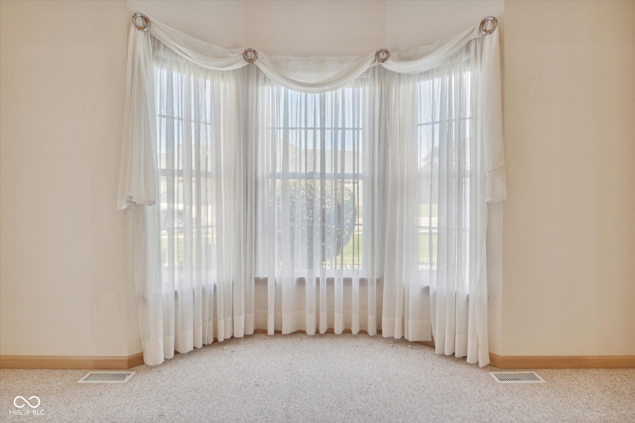 1802 Waterfall Drive