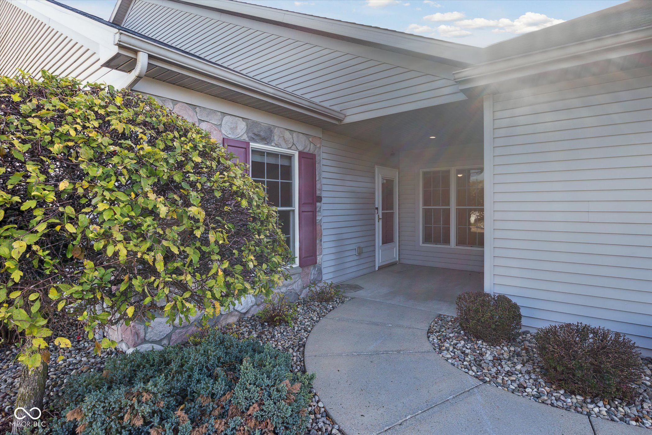 1802 Waterfall Drive