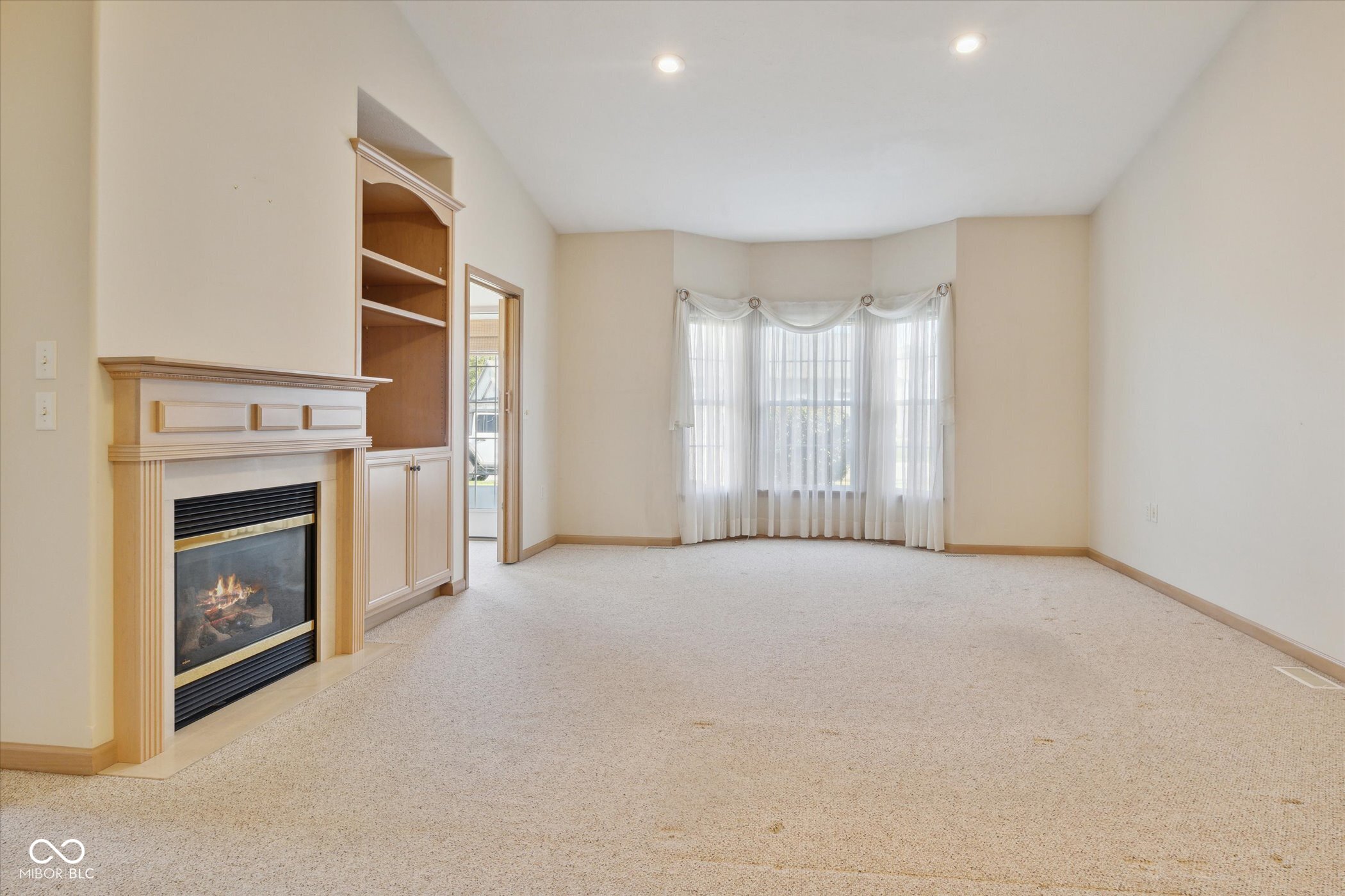 1802 Waterfall Drive