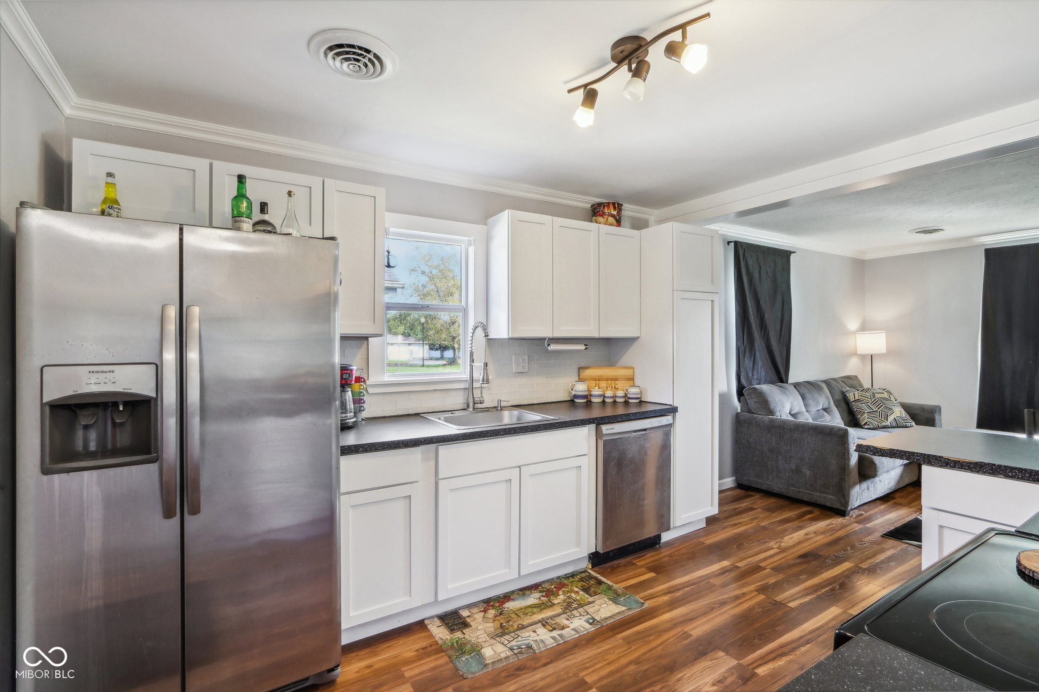 512 Marine Drive