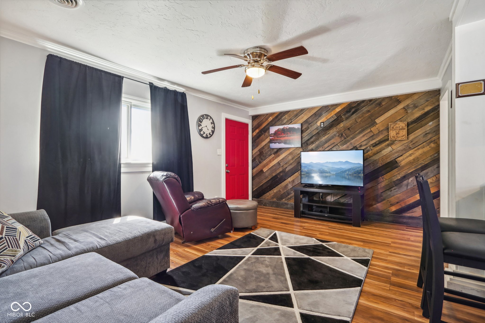 512 Marine Drive