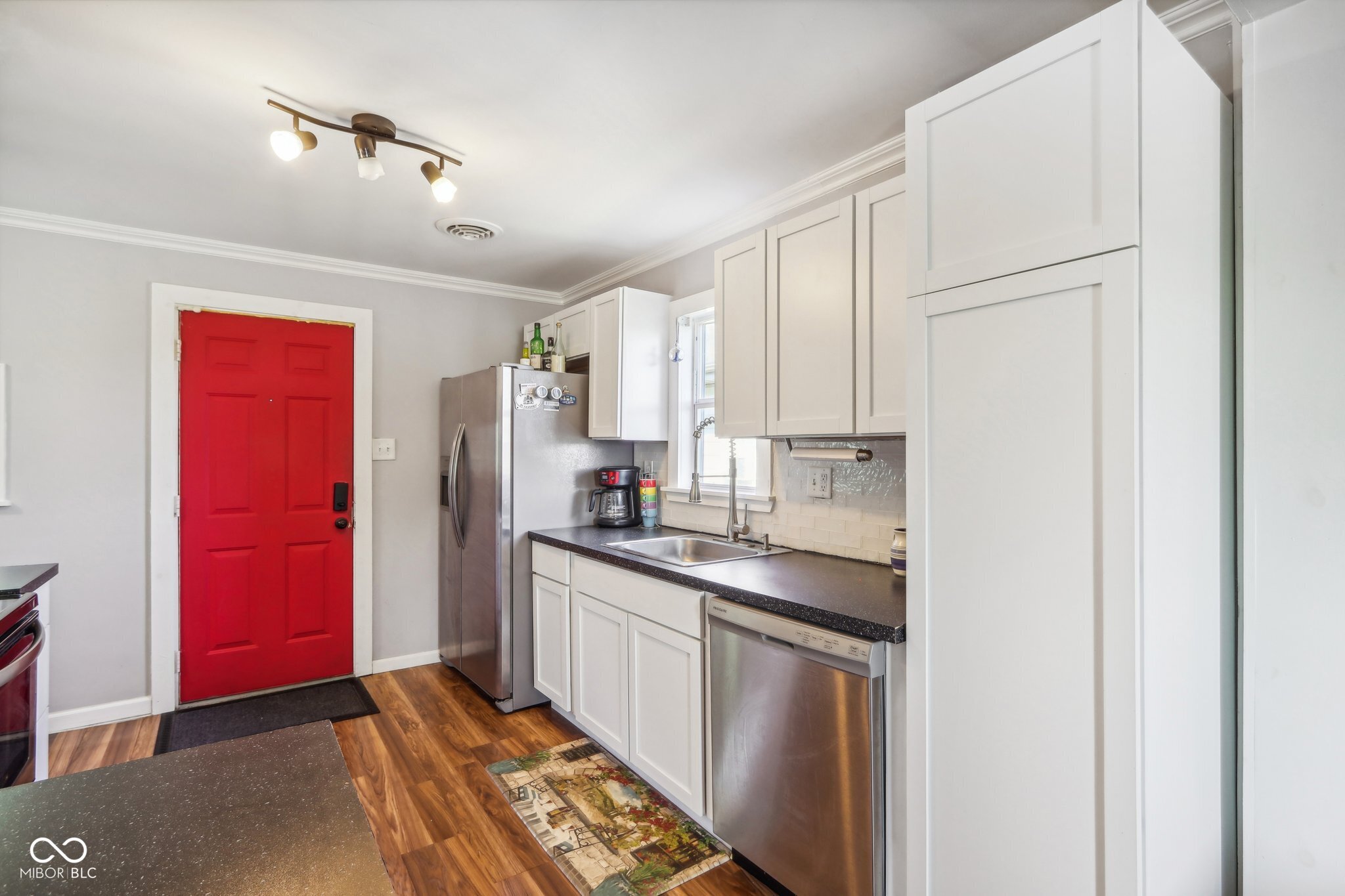 512 Marine Drive