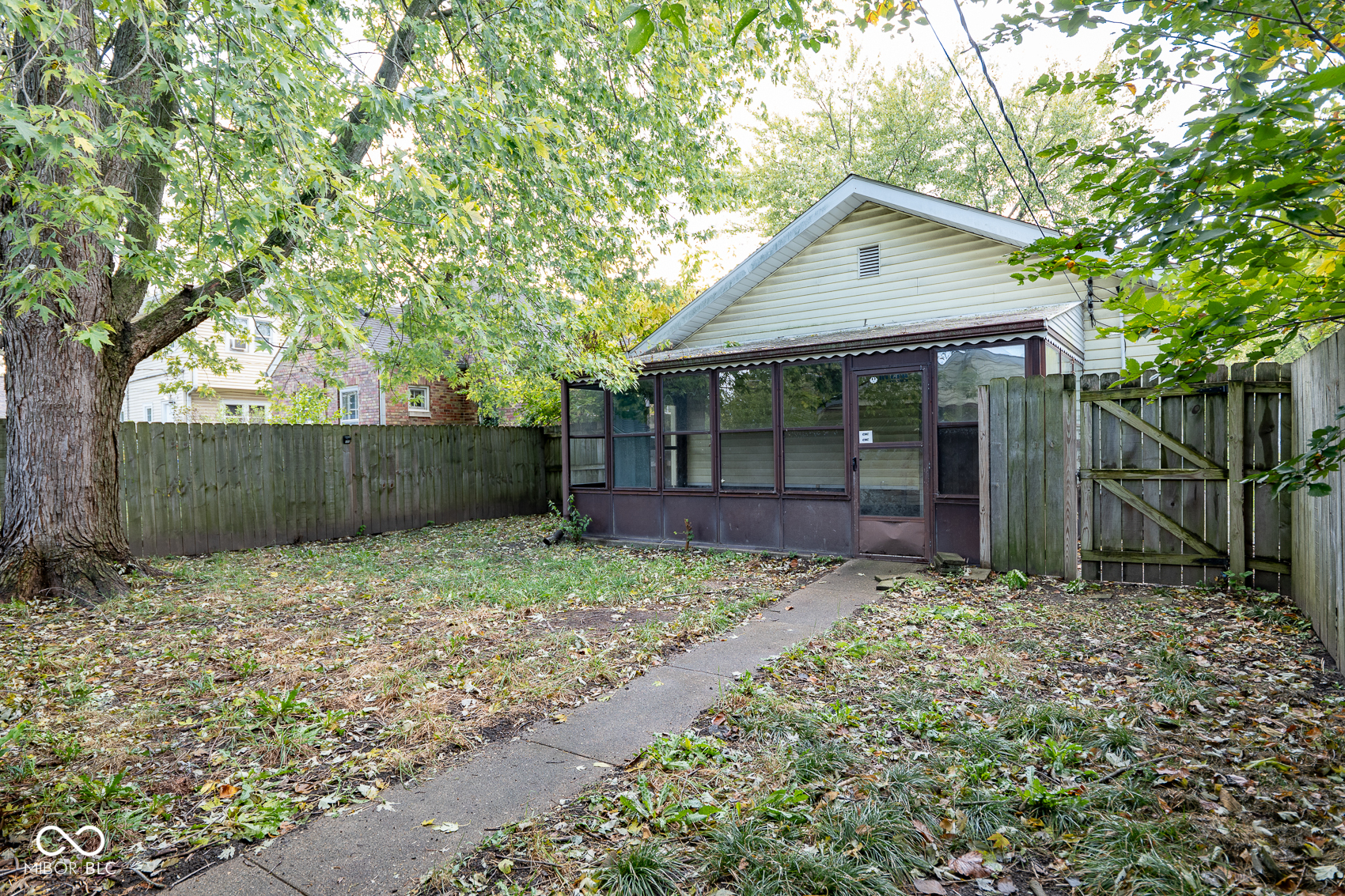 733 N Chester Avenue