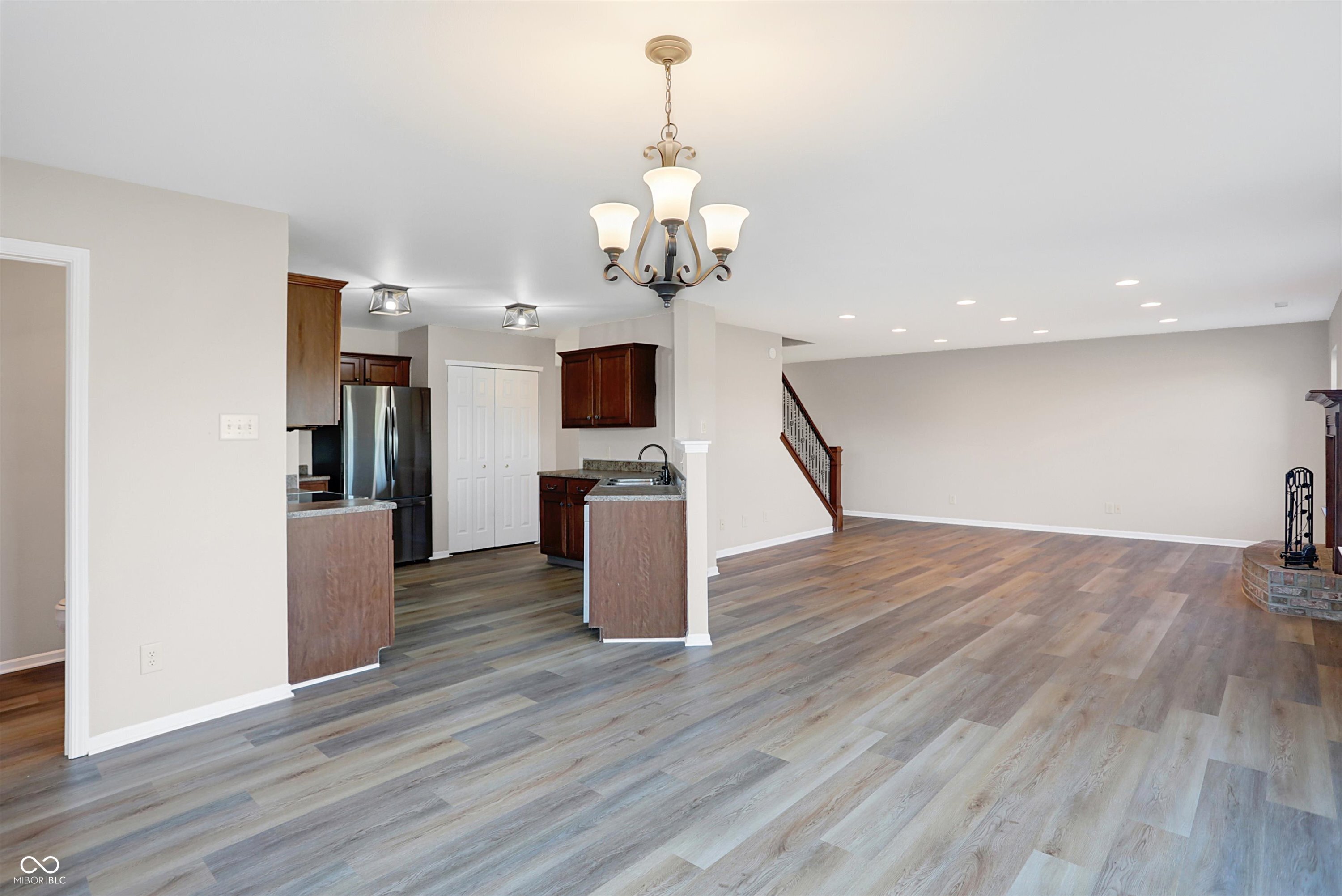 3125 Arrowroot Way