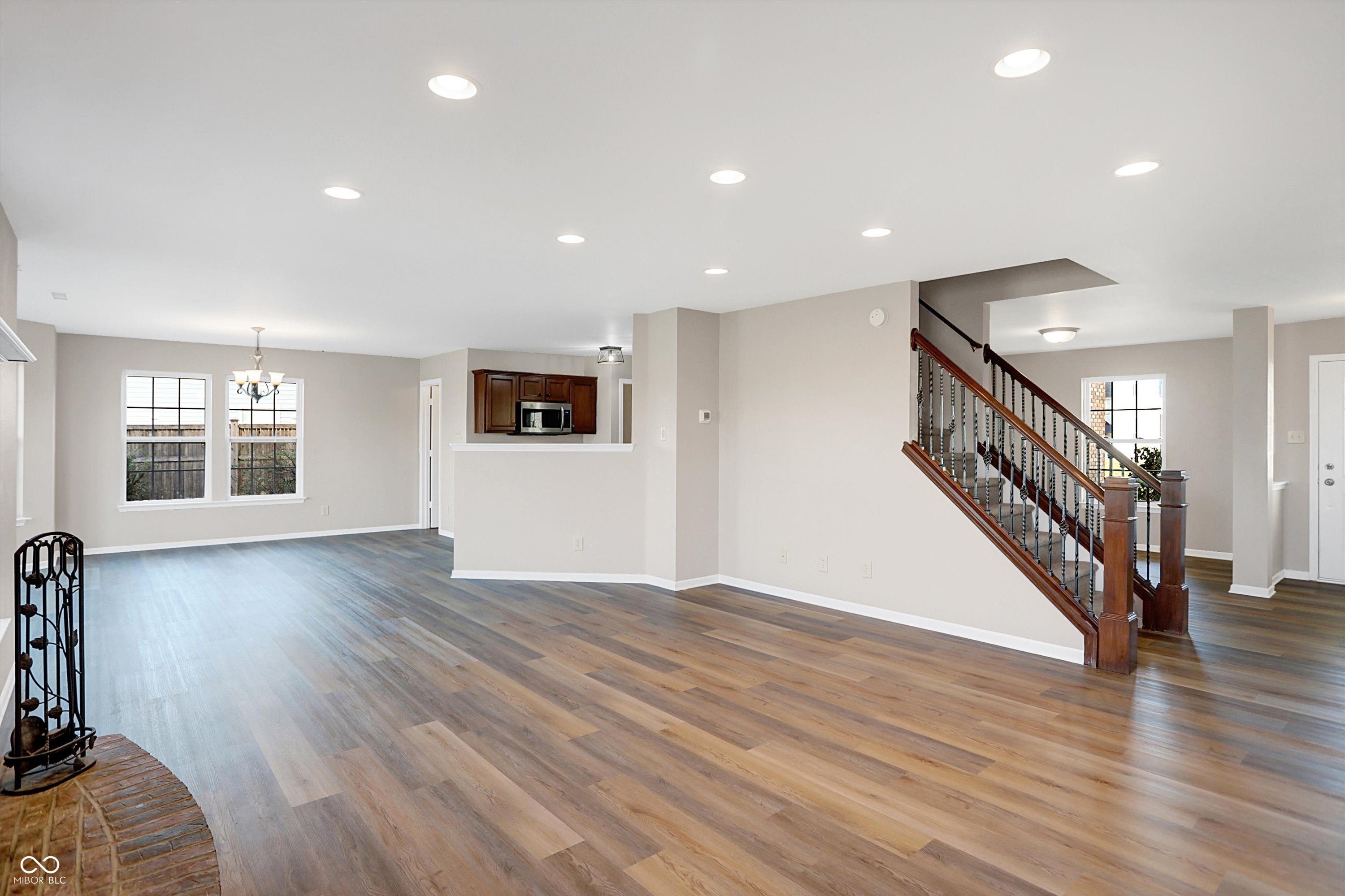 3125 Arrowroot Way