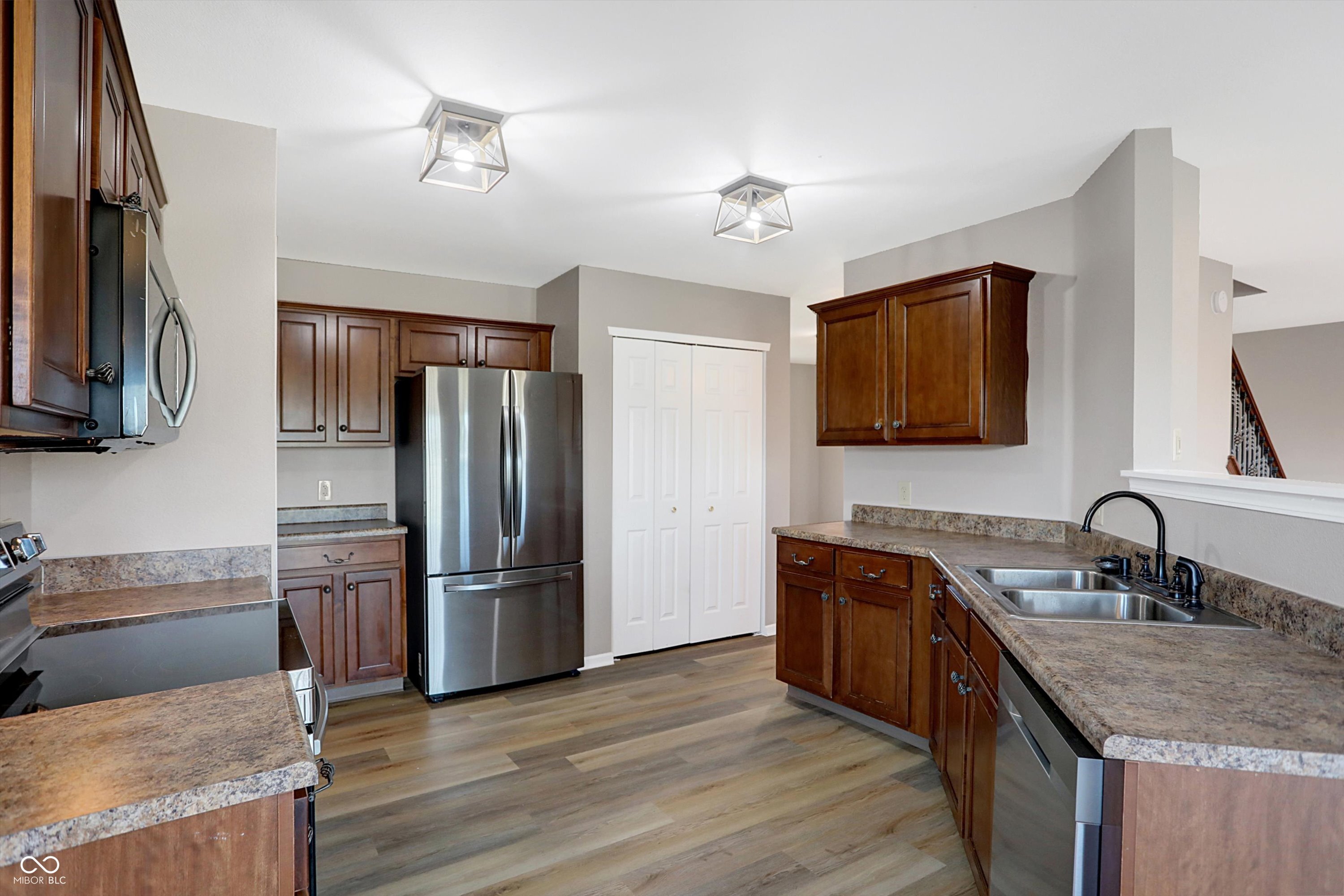 3125 Arrowroot Way