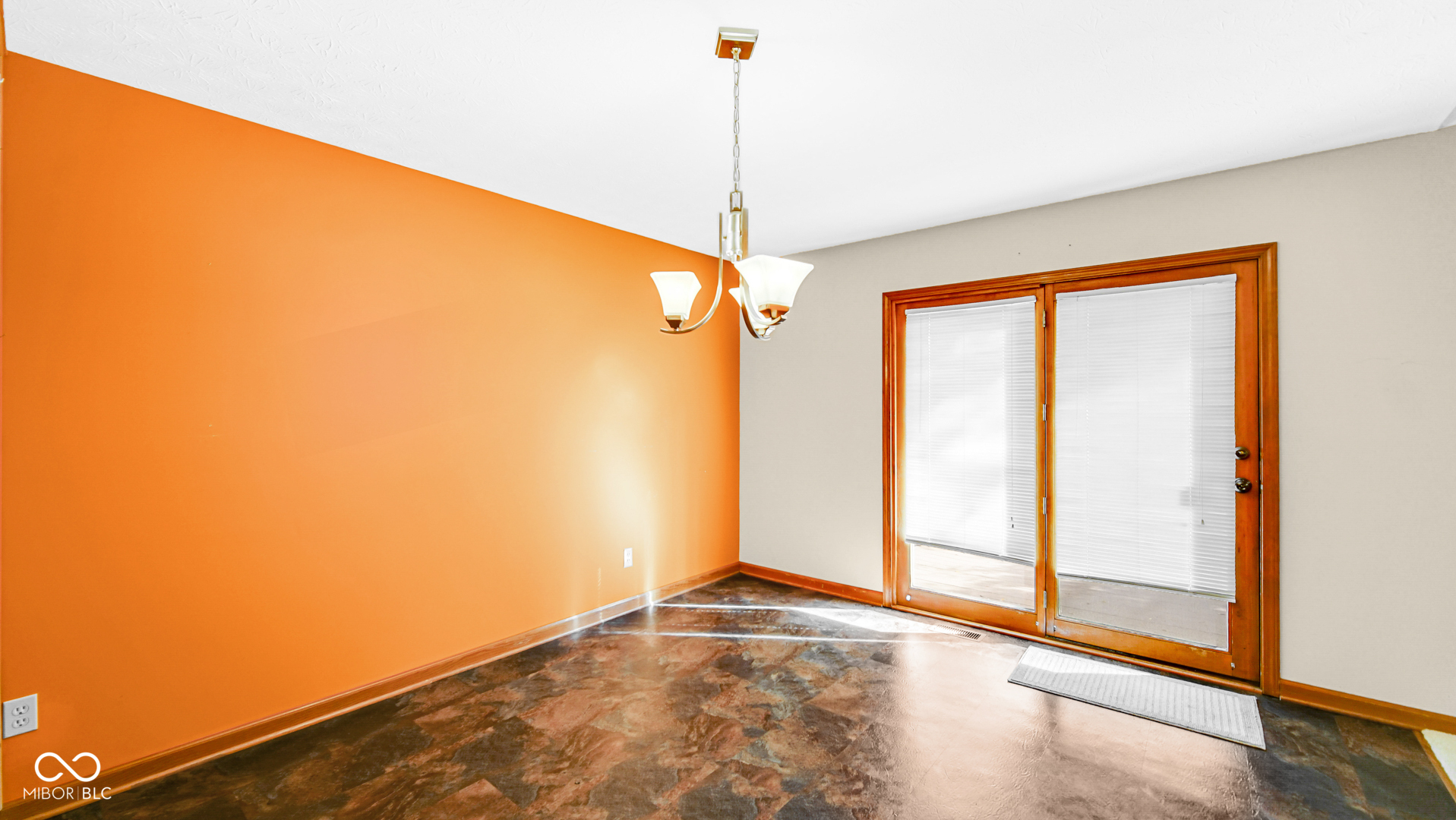212 Hollowview Drive