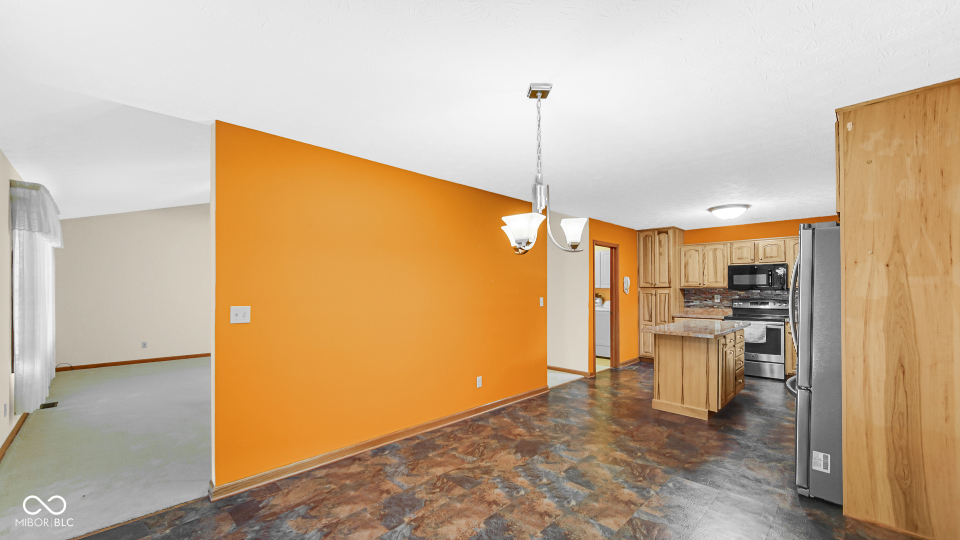 212 Hollowview Drive