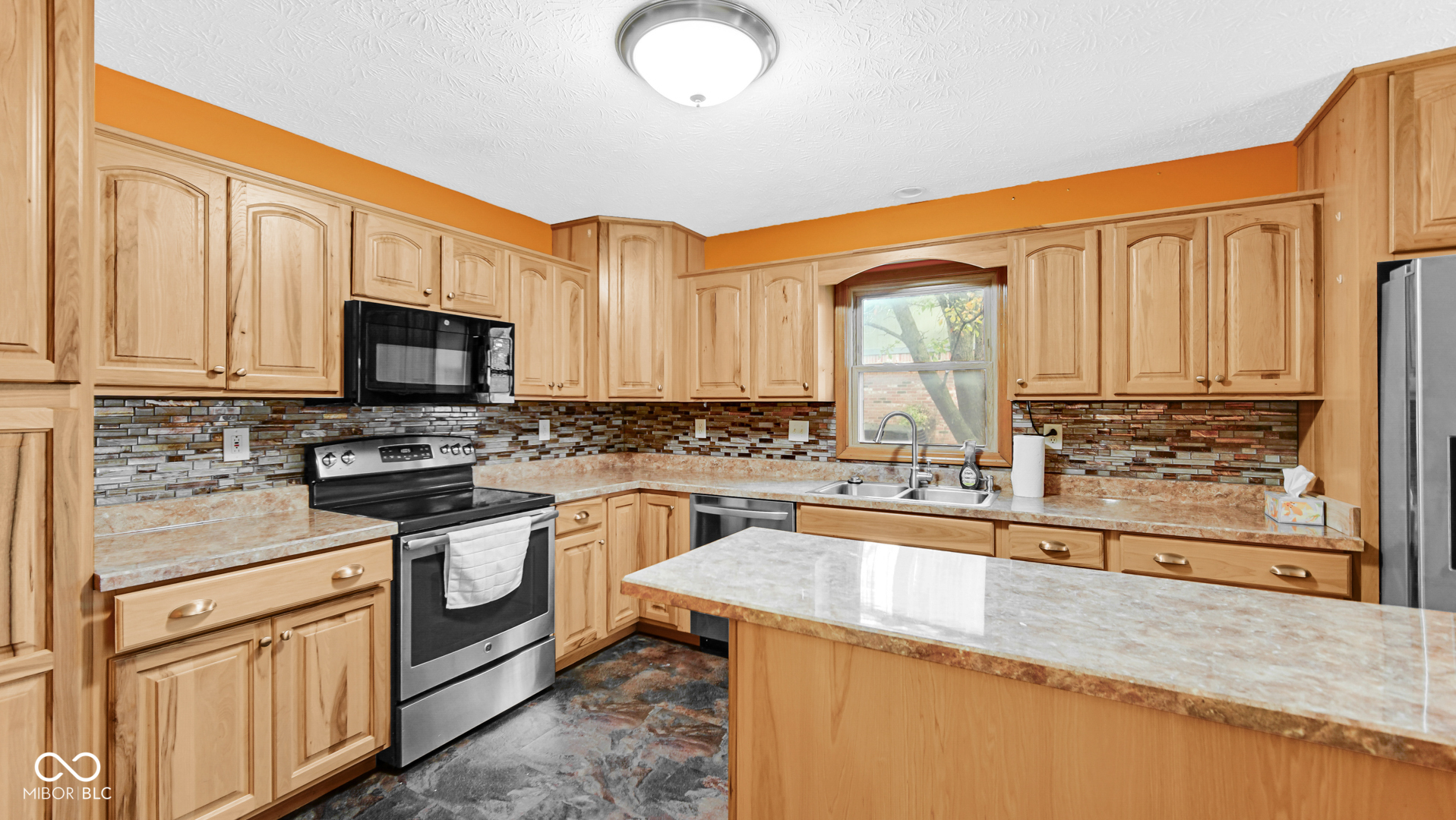212 Hollowview Drive