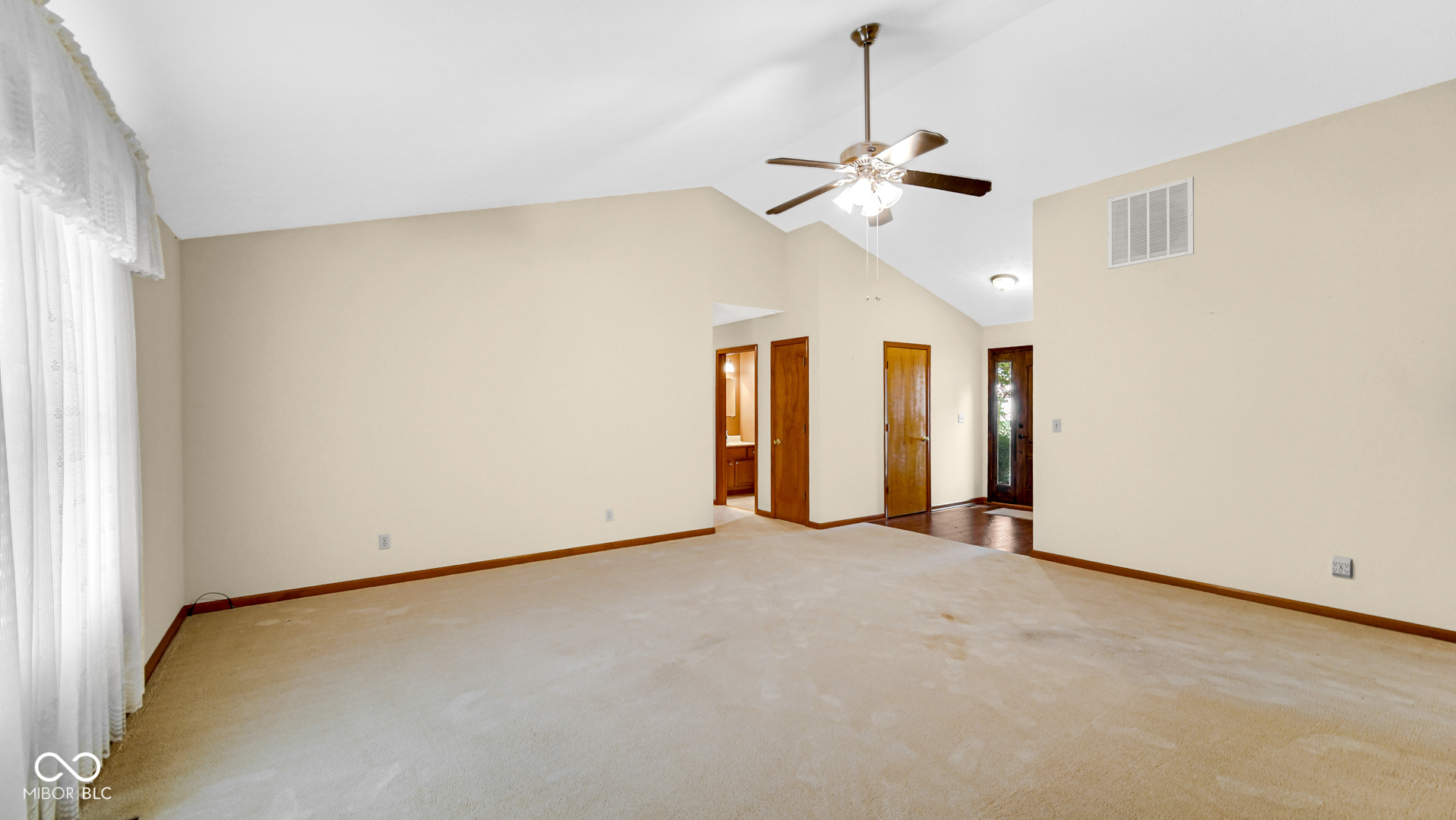 212 Hollowview Drive