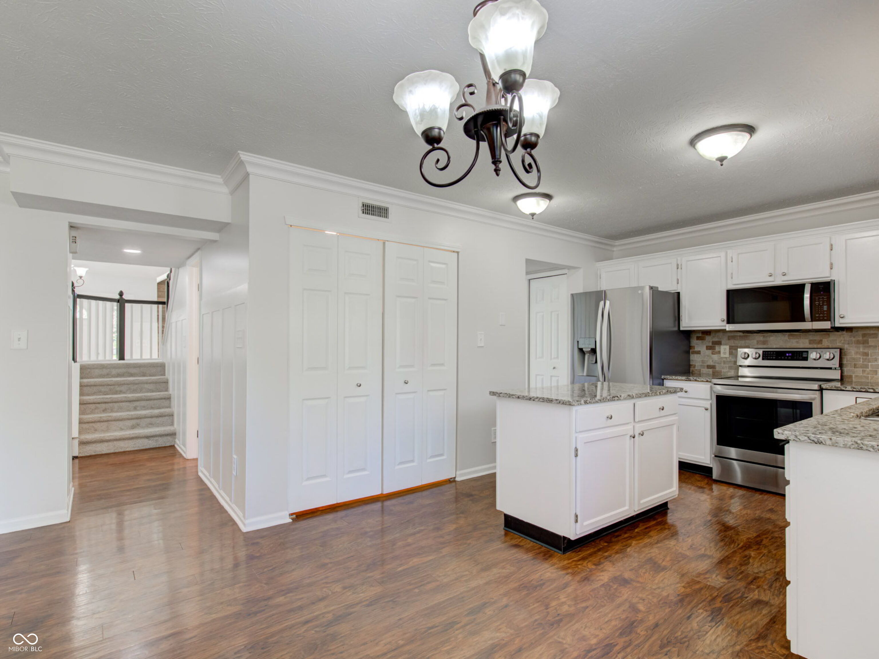 6489 Hunters Green Place