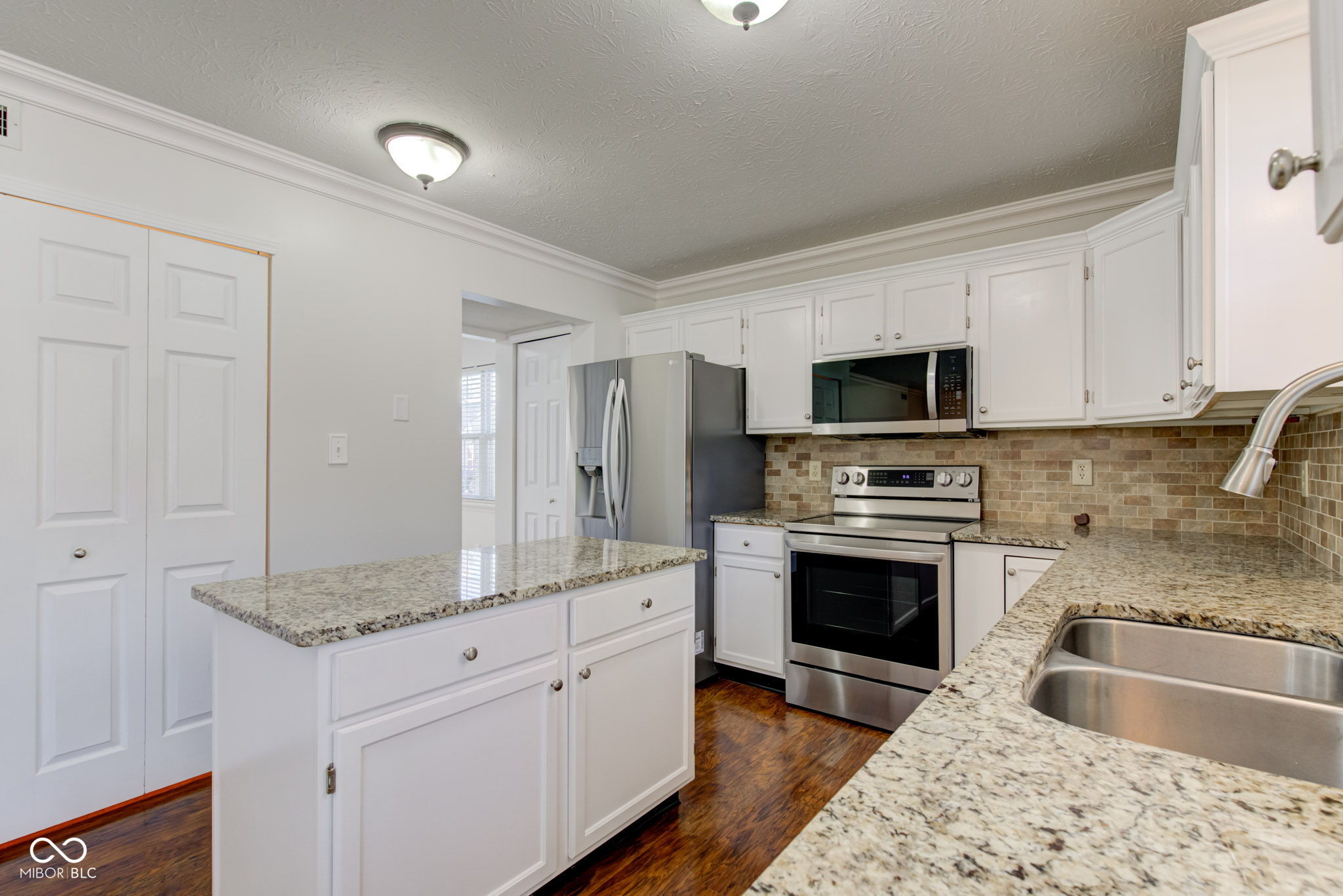 6489 Hunters Green Place