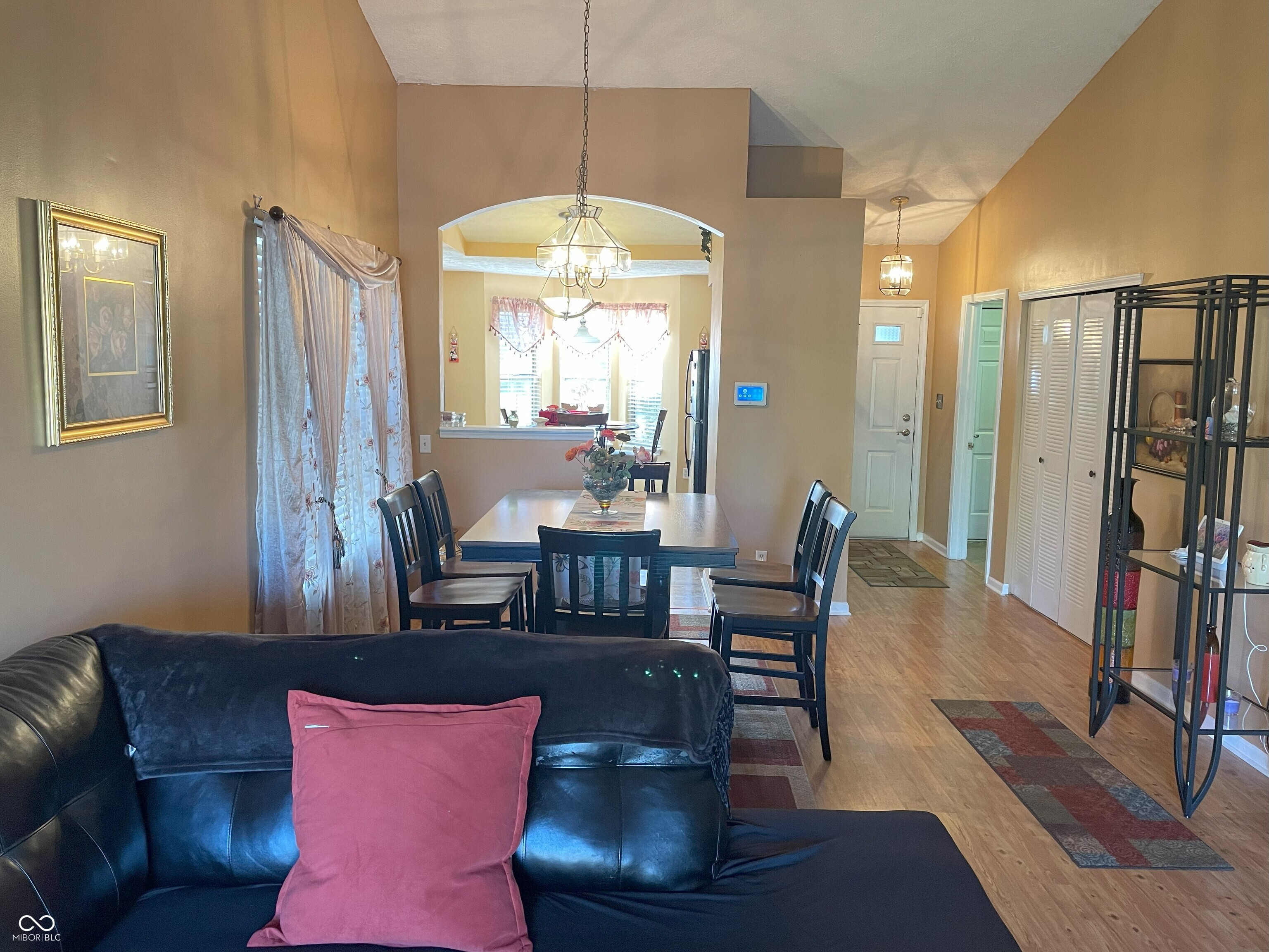 2833 Mission Hills Lane
