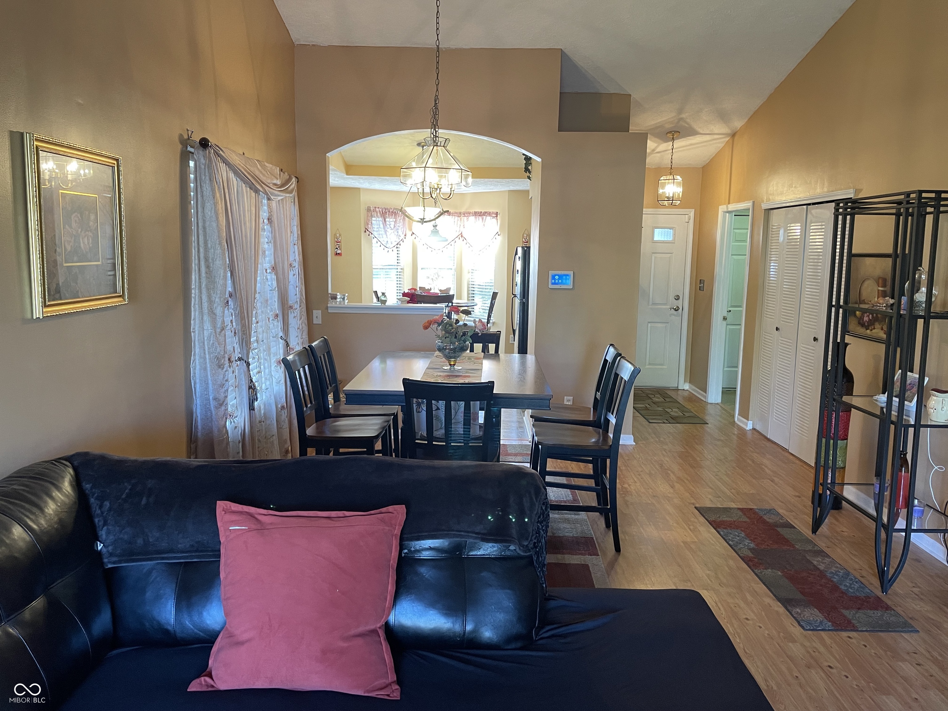 2833 Mission Hills Lane