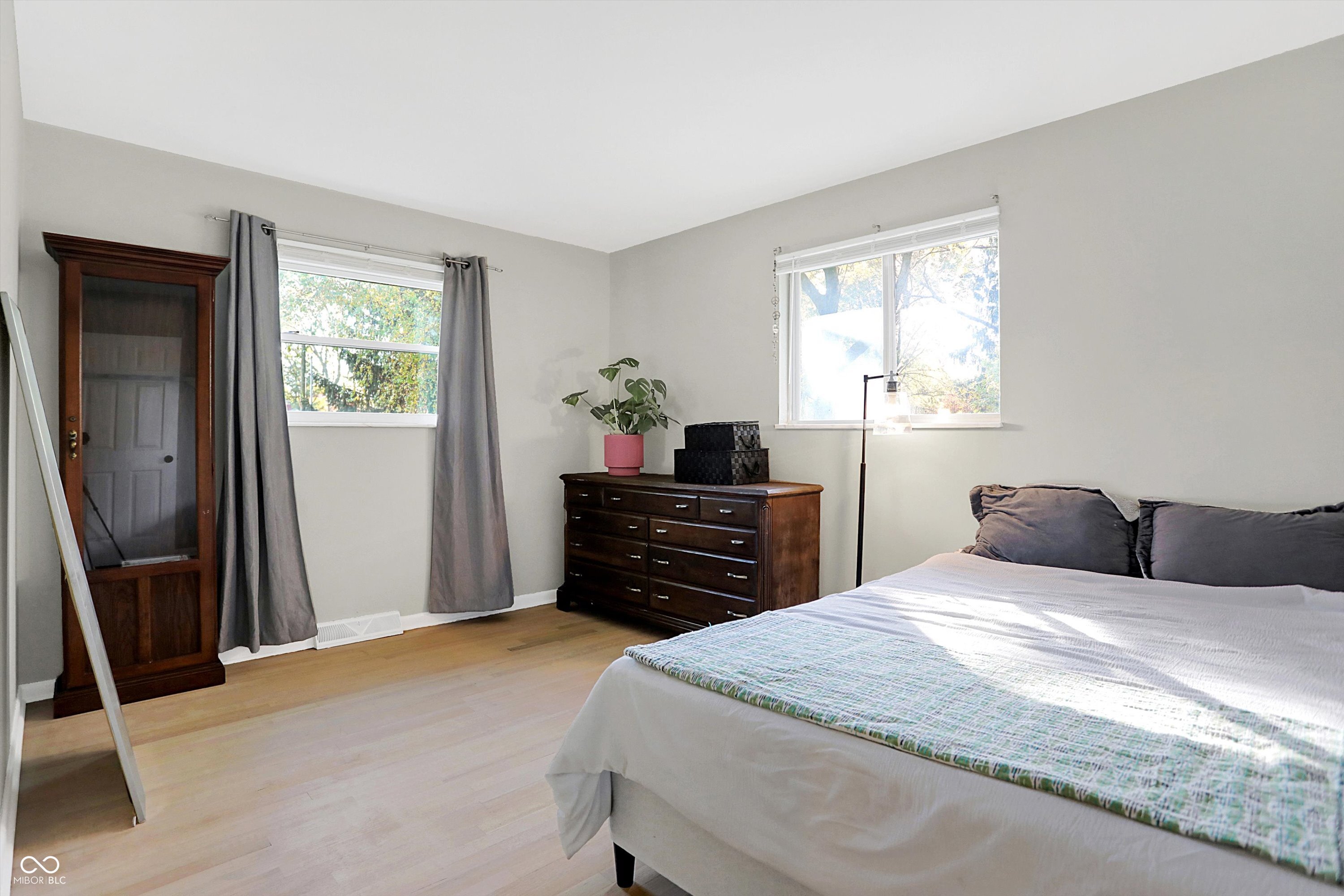 3526 Woodale Road