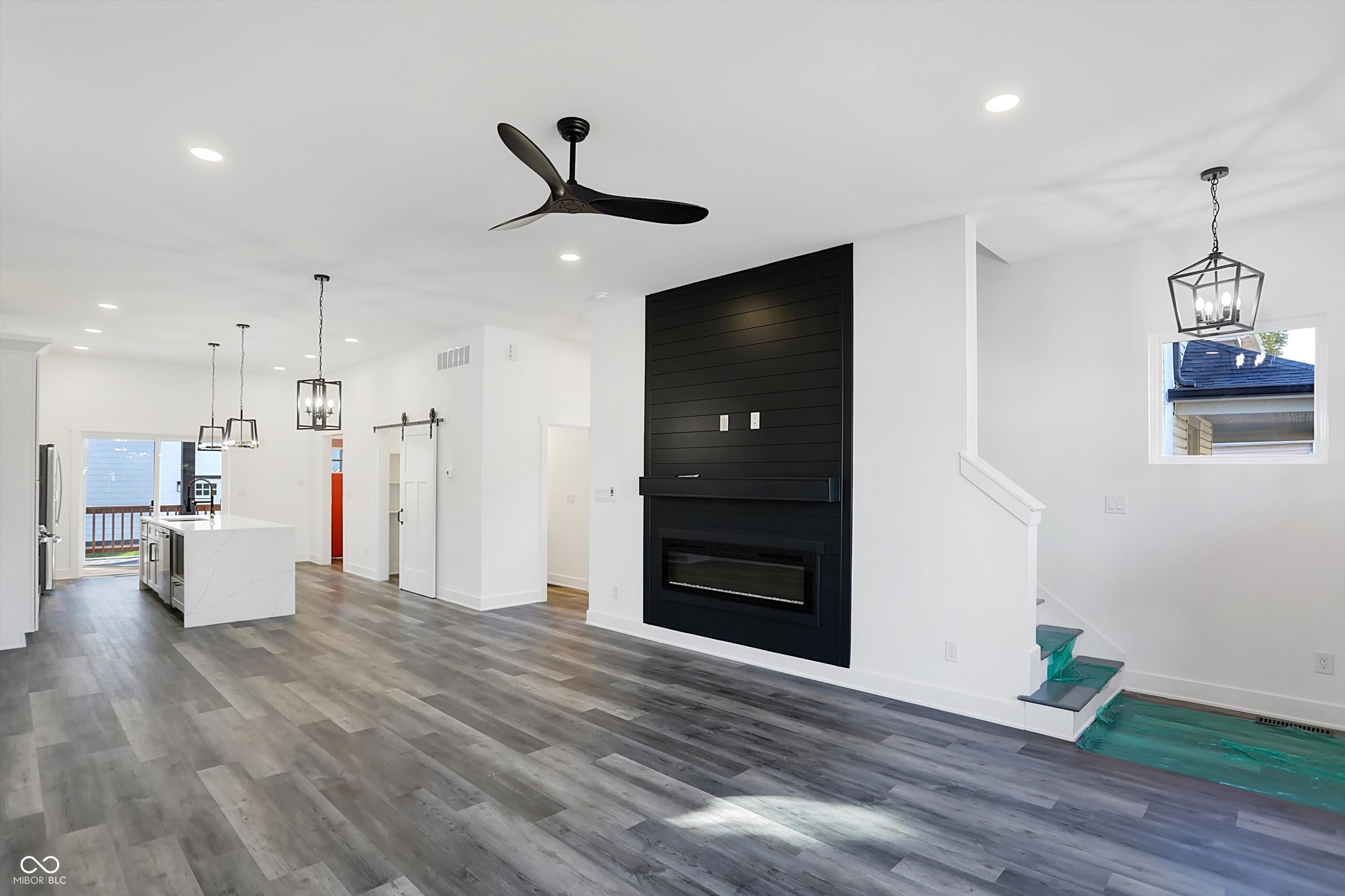 1045 Villa Avenue