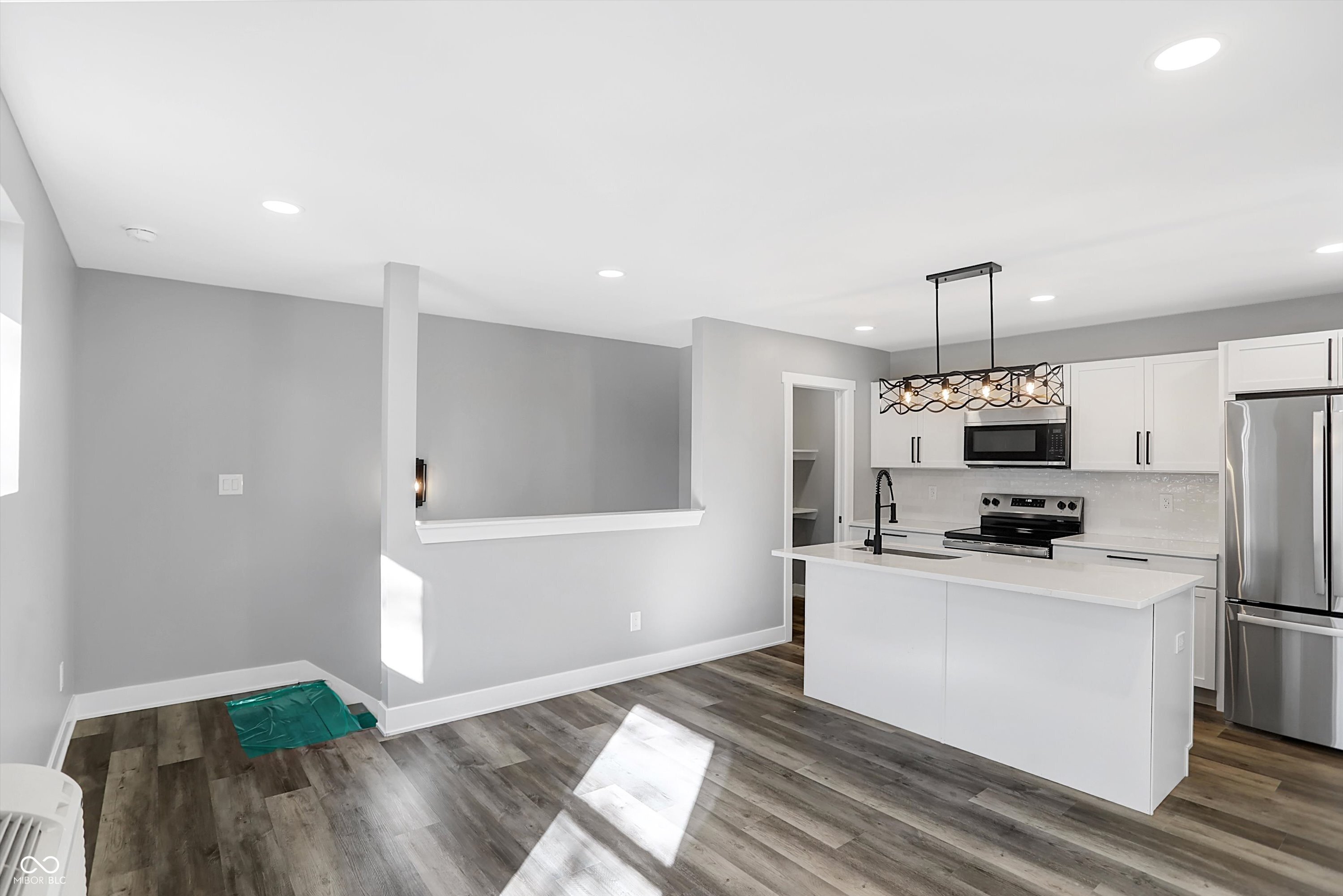 1045 Villa Avenue