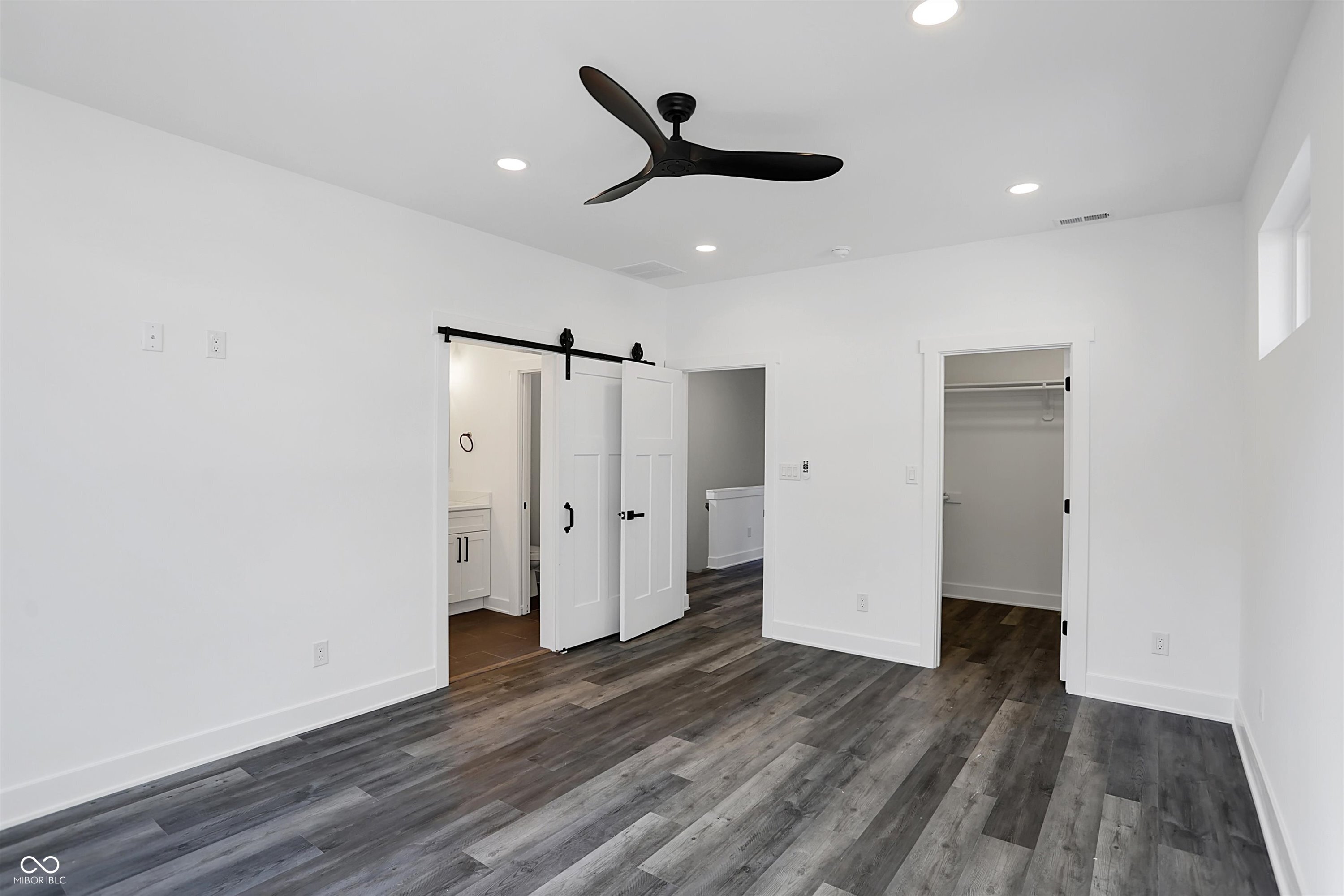 1045 Villa Avenue