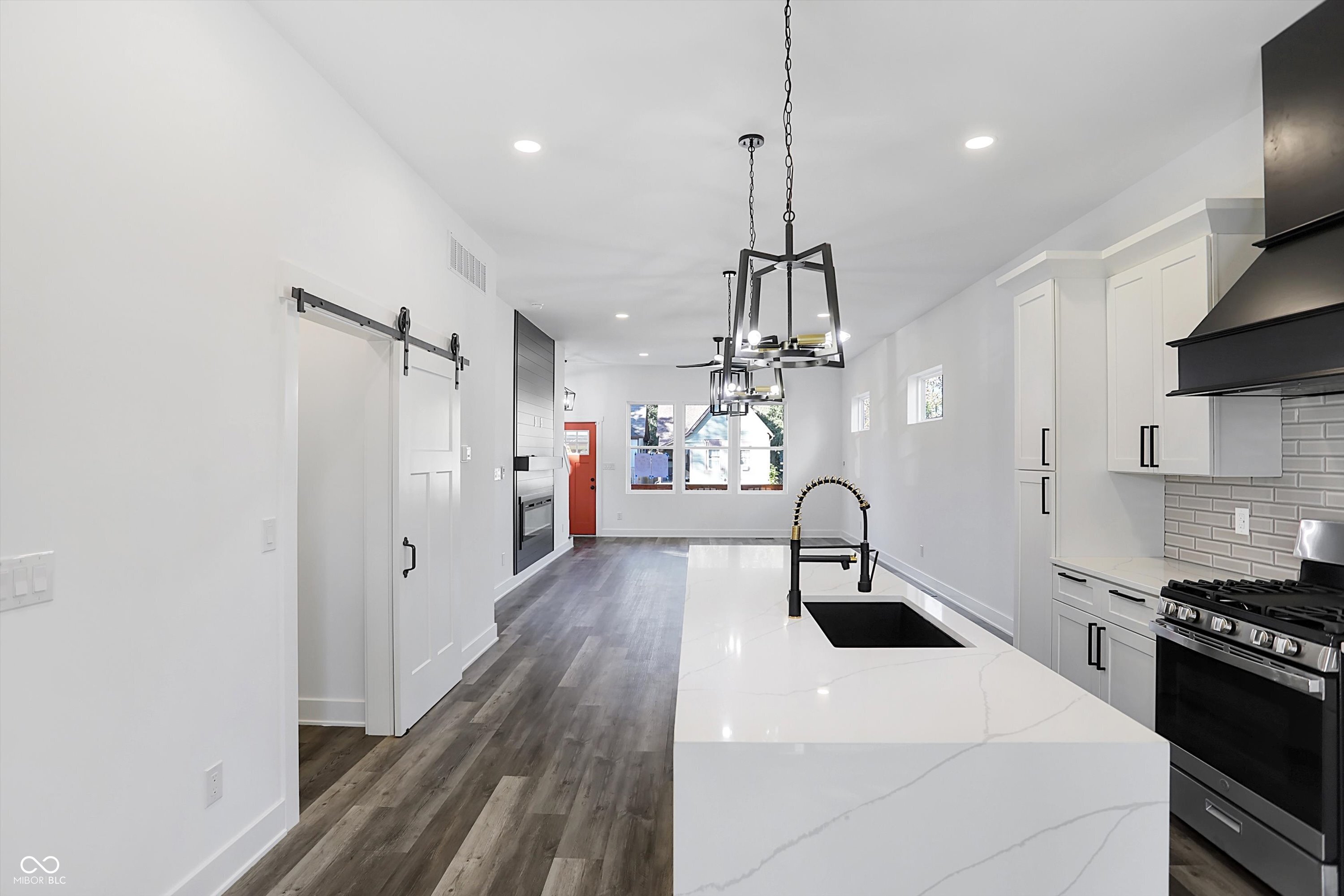 1045 Villa Avenue