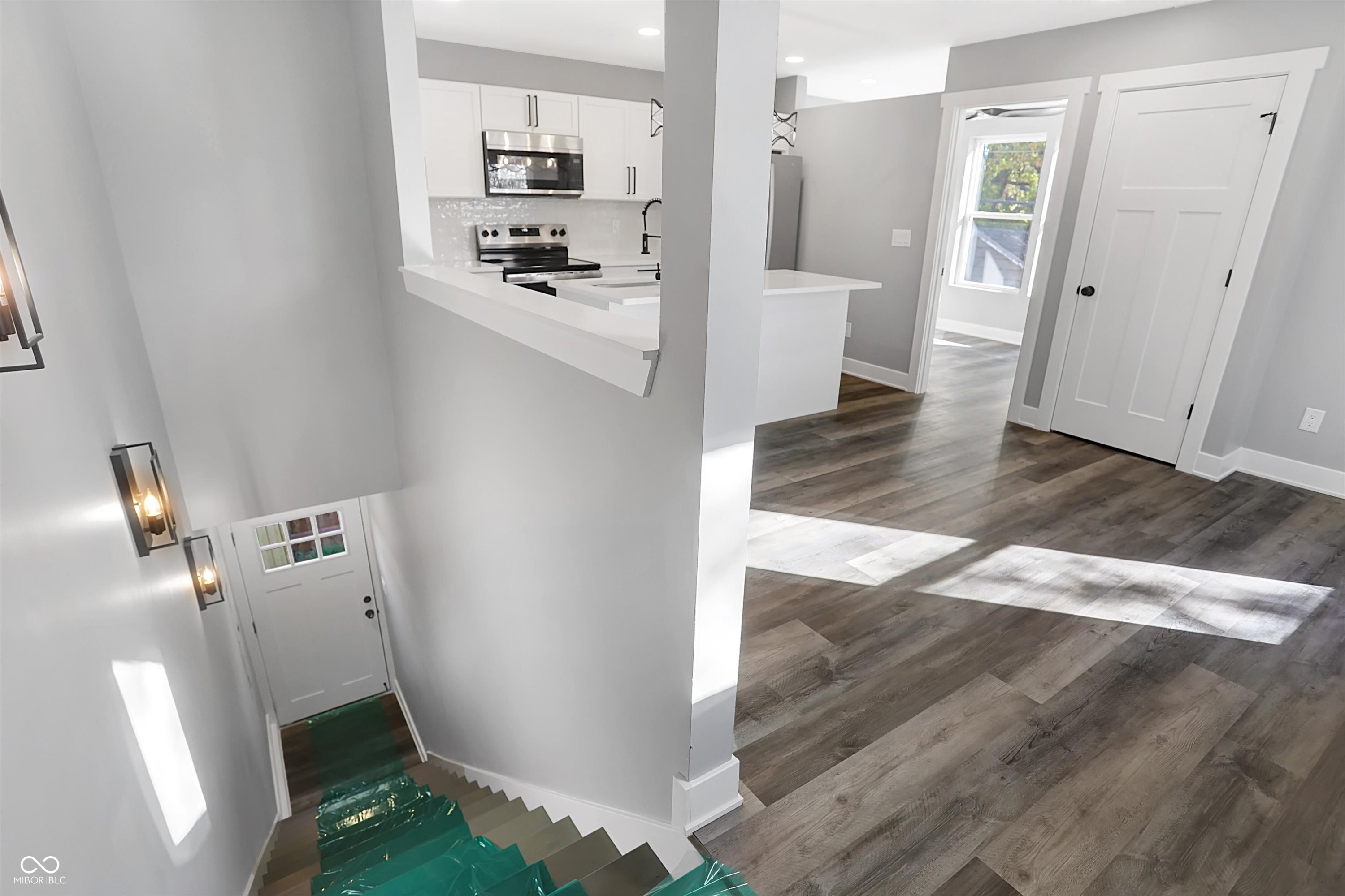 1045 Villa Avenue