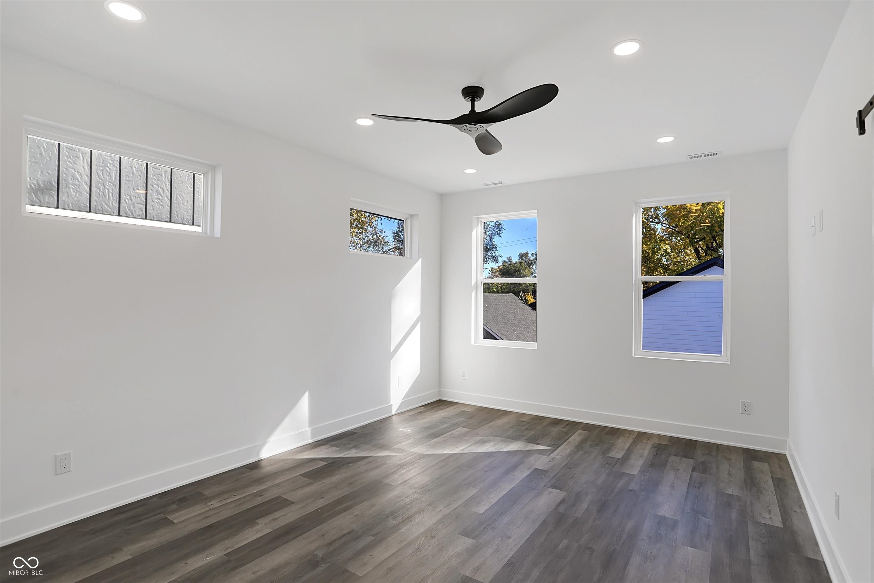 1045 Villa Avenue