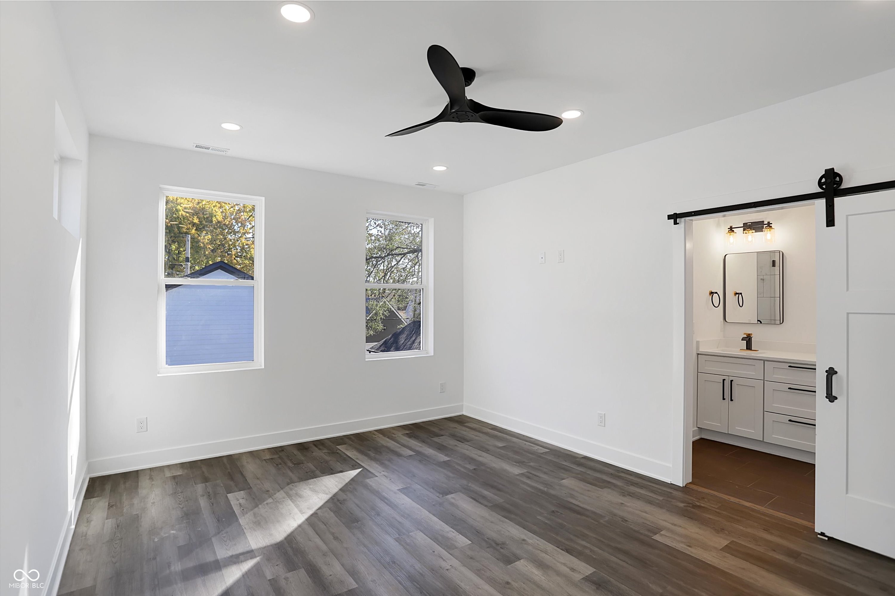 1045 Villa Avenue