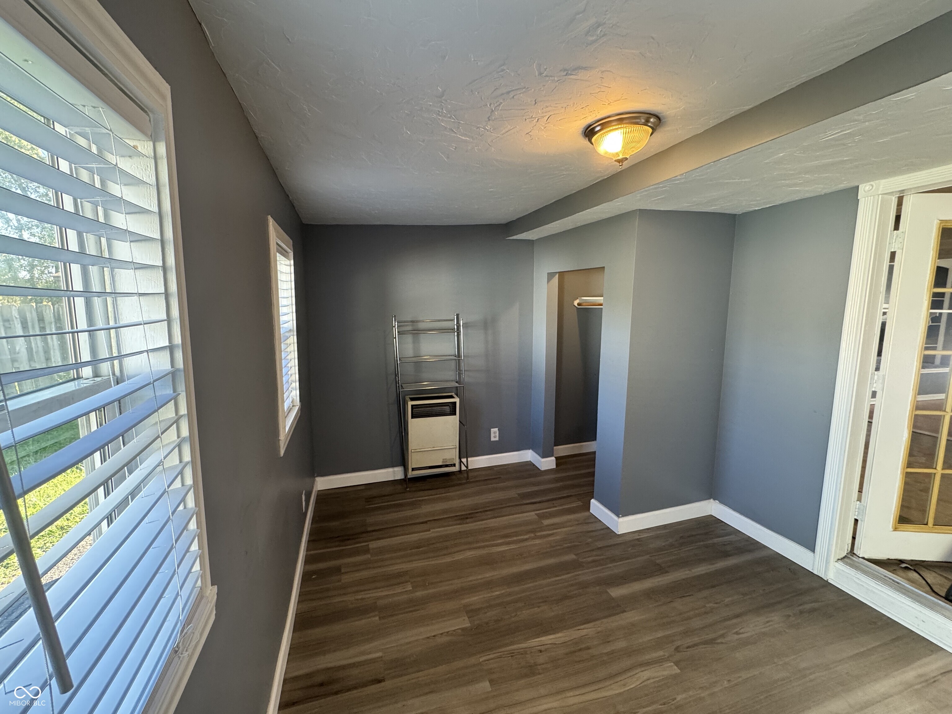 2359 Courtney Road