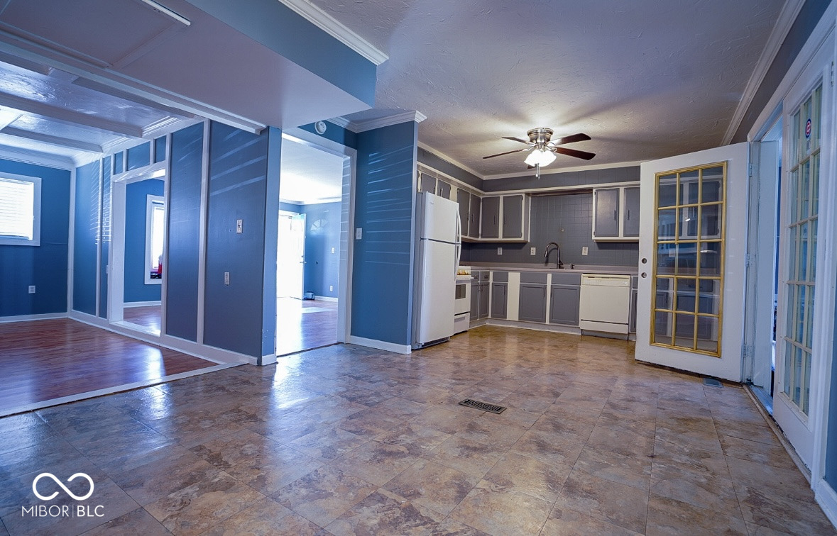 2359 Courtney Road