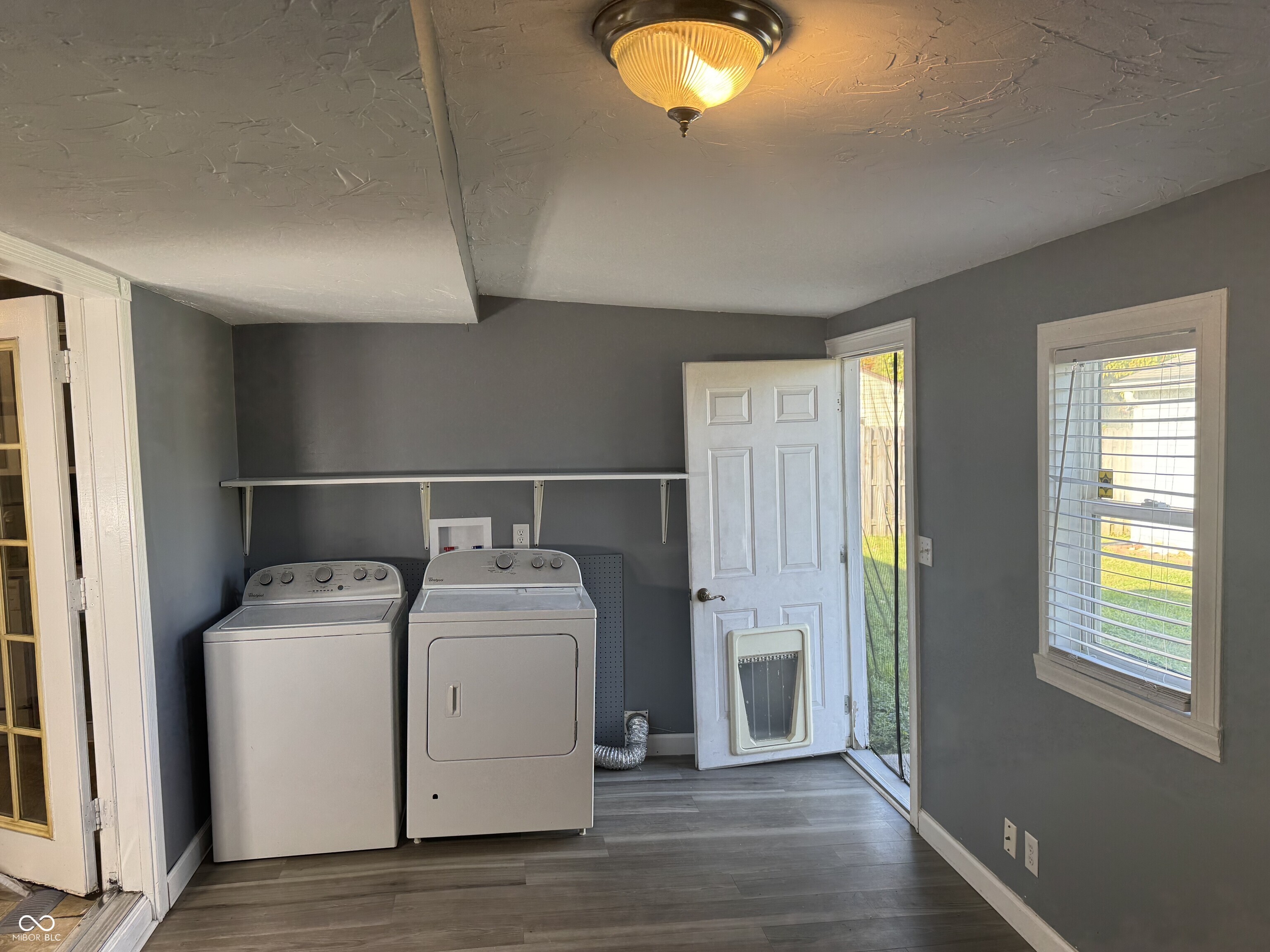2359 Courtney Road
