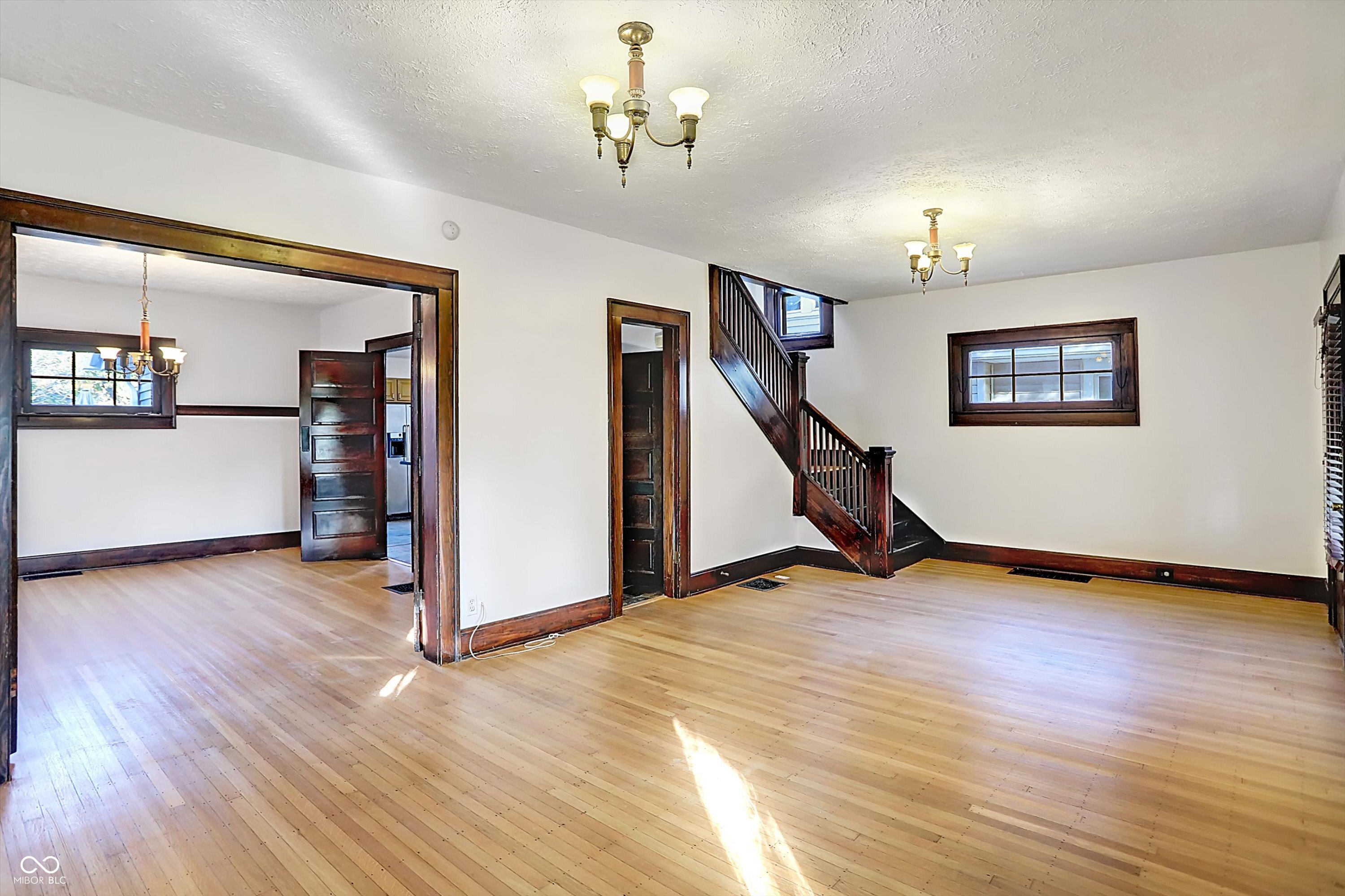22 N Bosart Avenue
