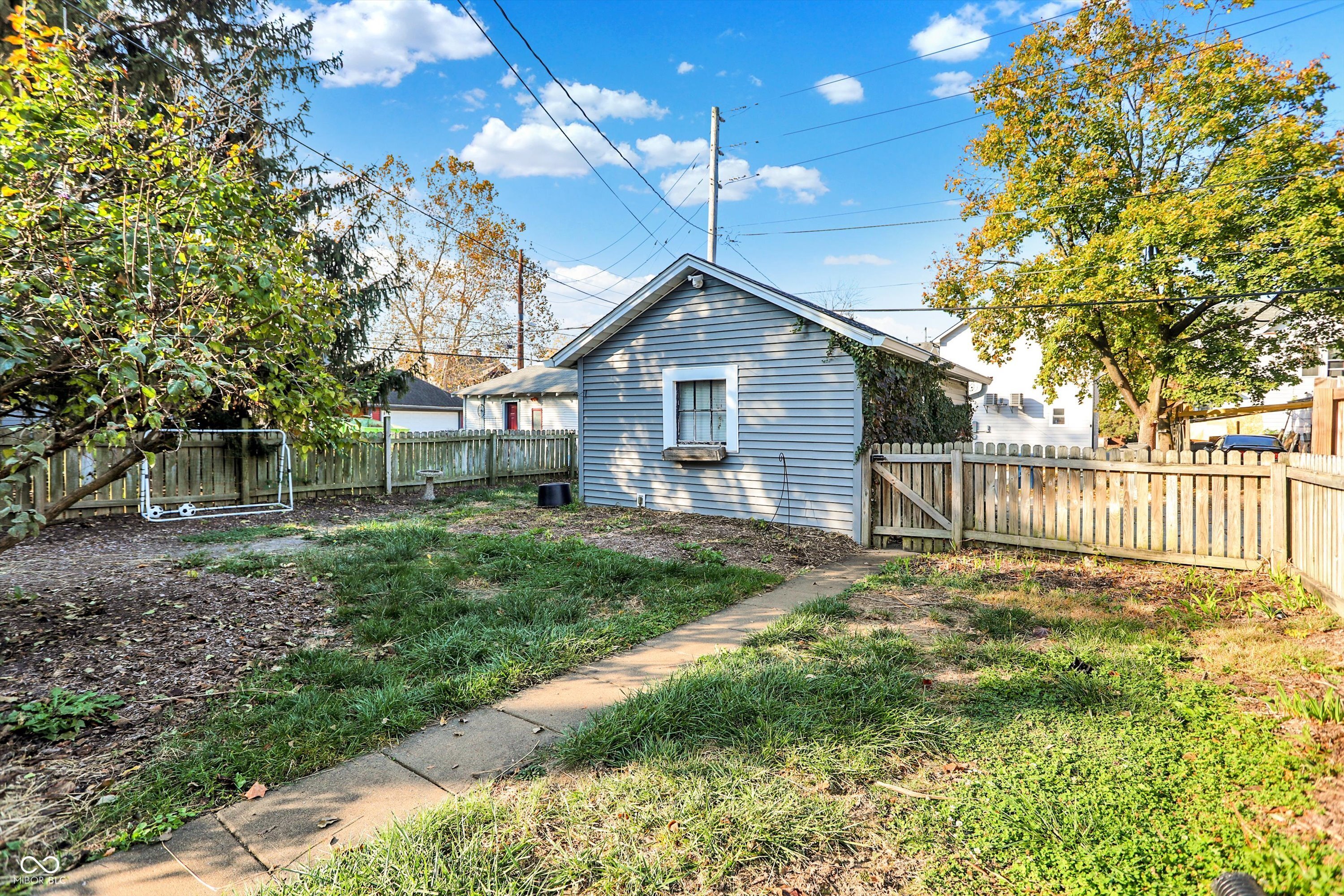 22 N Bosart Avenue