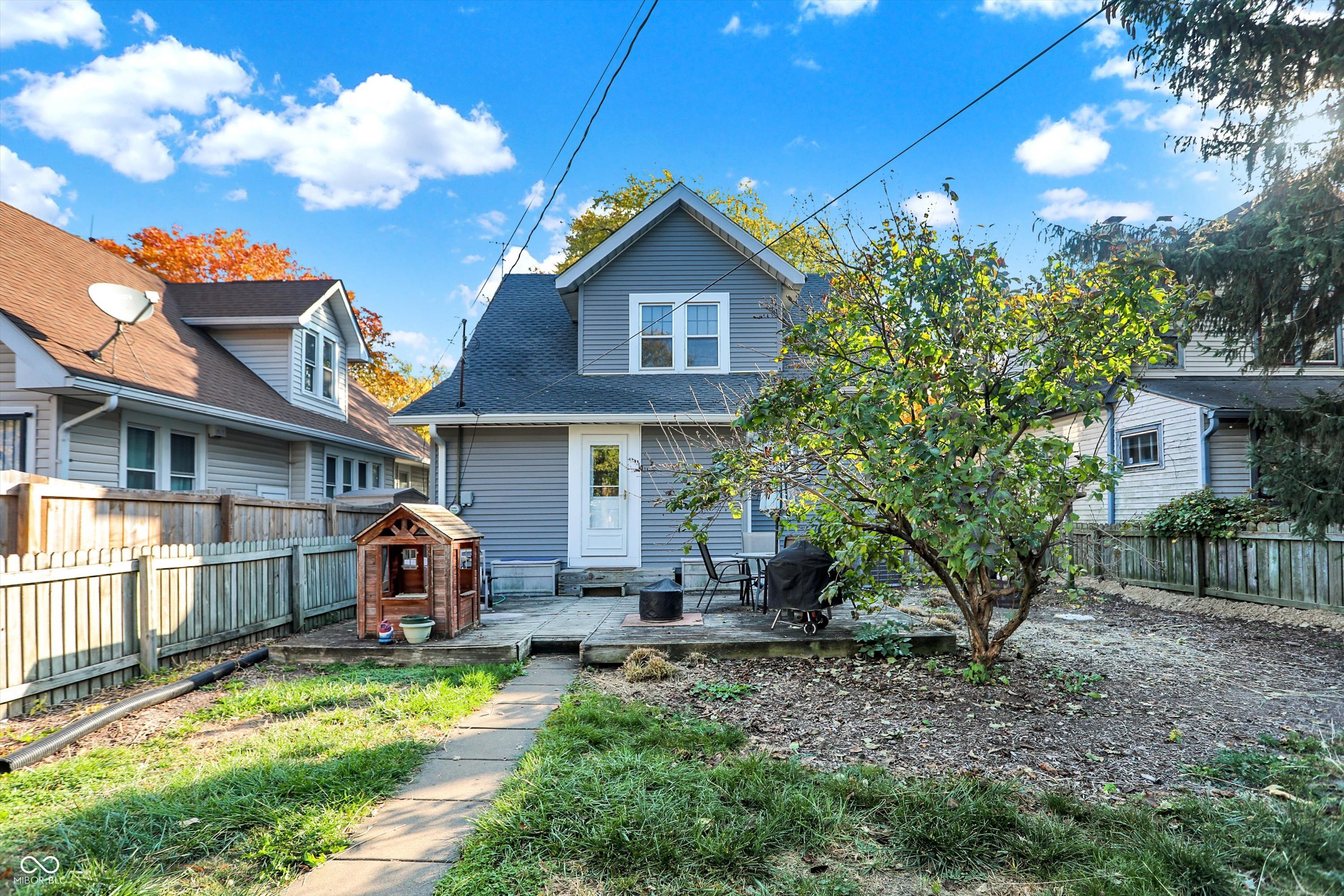 22 N Bosart Avenue